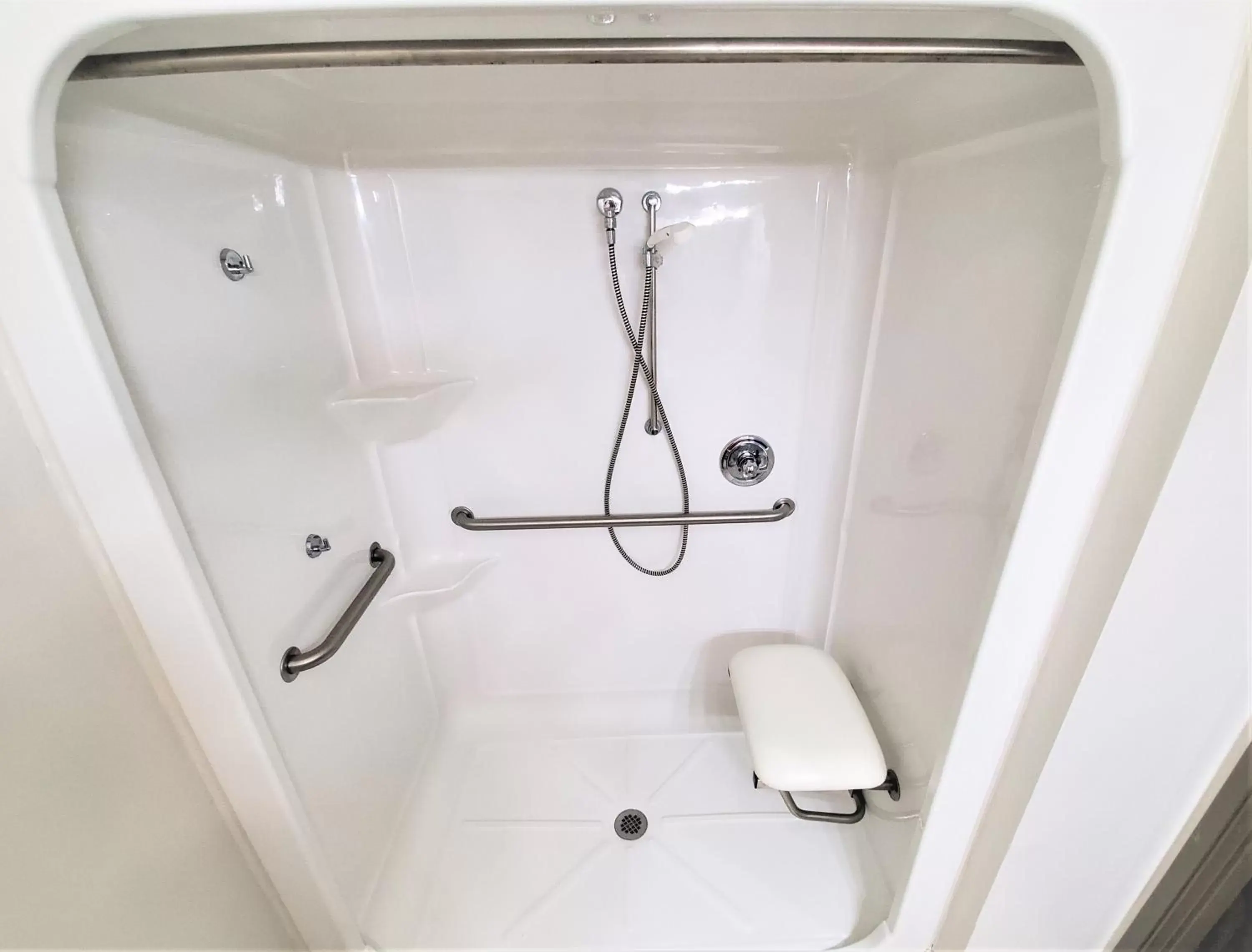 King Room - Mobility Access/Non-Smoking in Super 8 by Wyndham High Point/Greensboro King Room - Mobility Access/Non-Smoking in Super 8 by Wyndham High Point/Greensboro