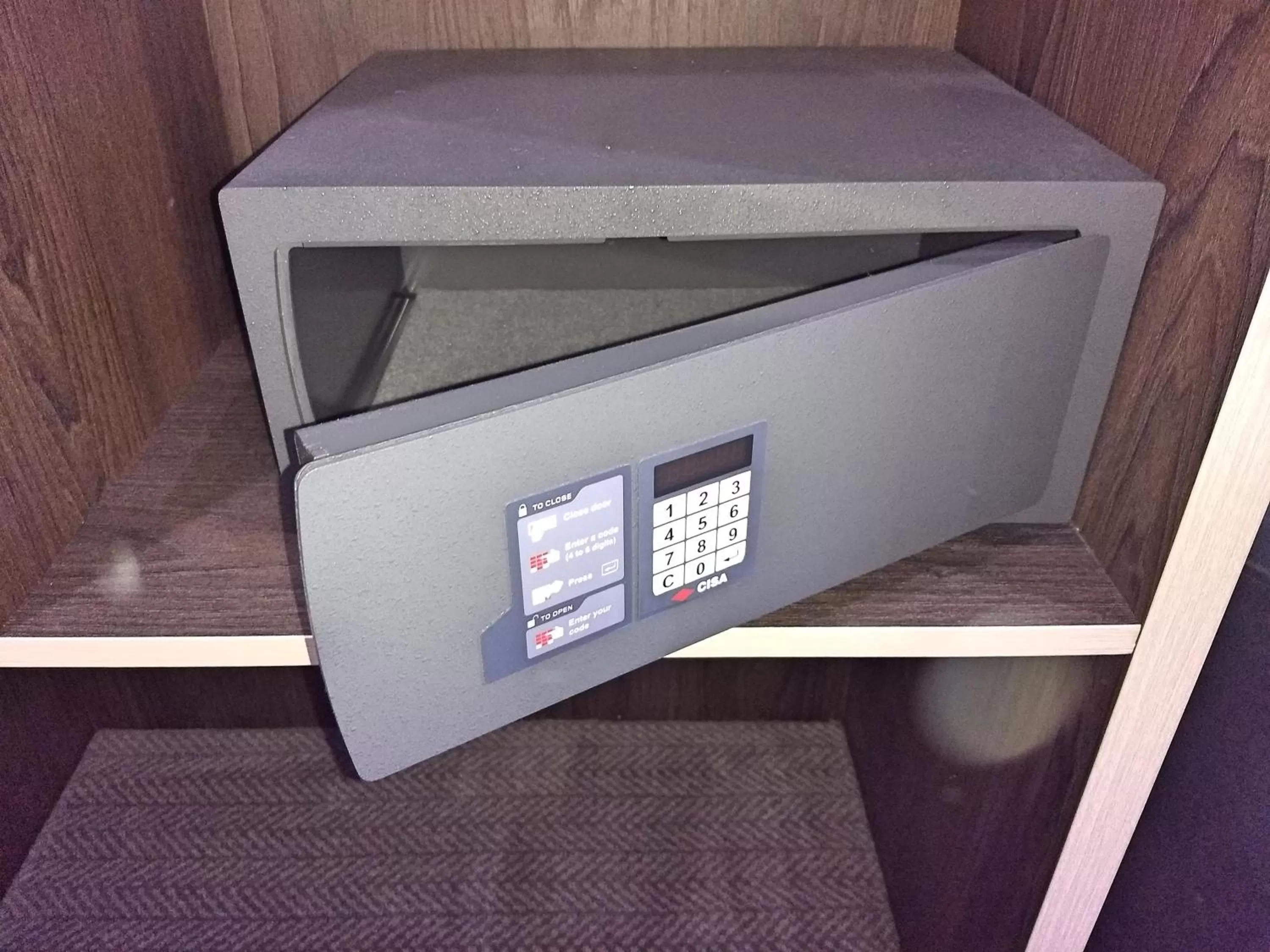 safe in Garden Court Hotel