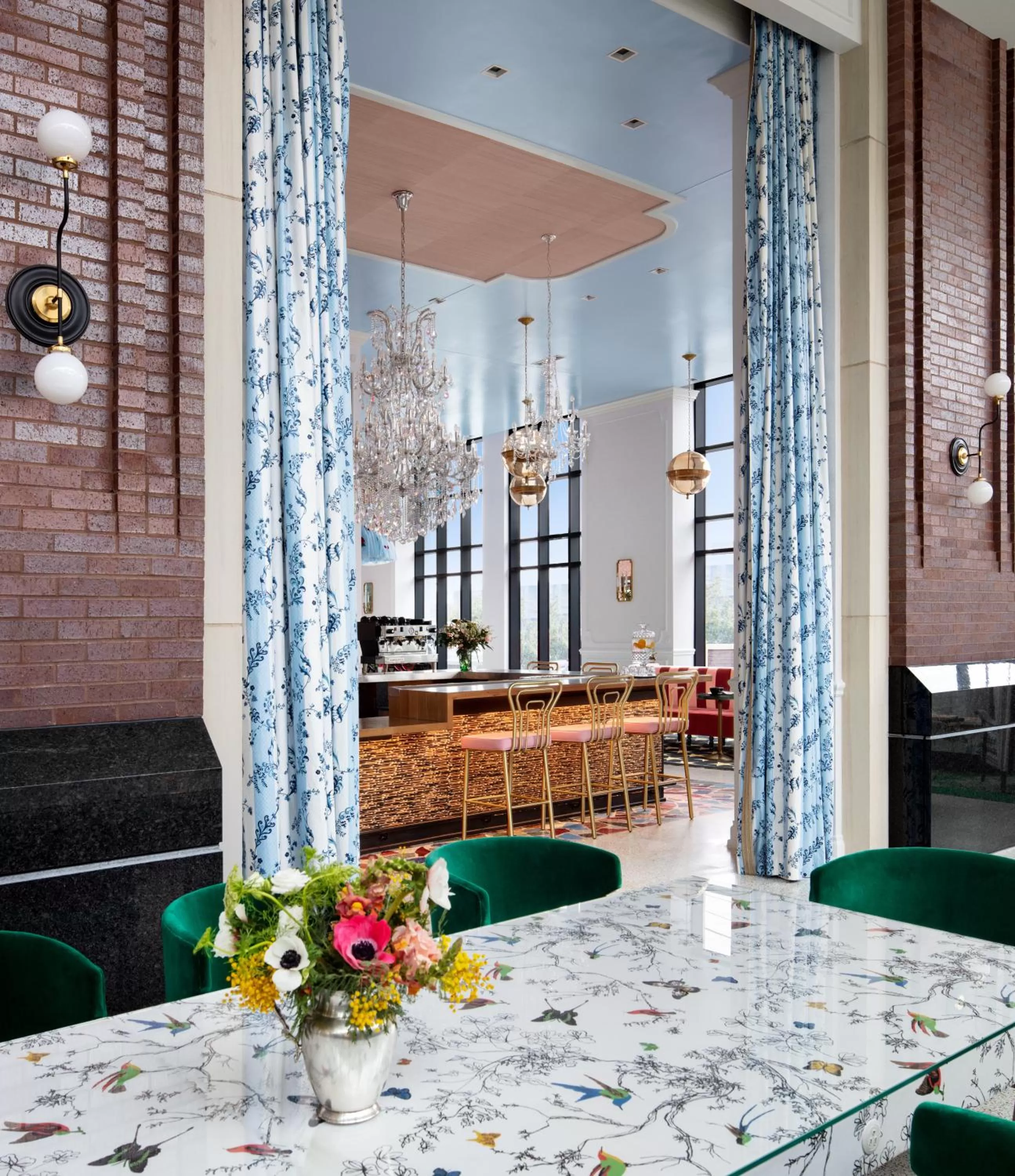 Lounge or bar in Graduate by Hilton Nashville