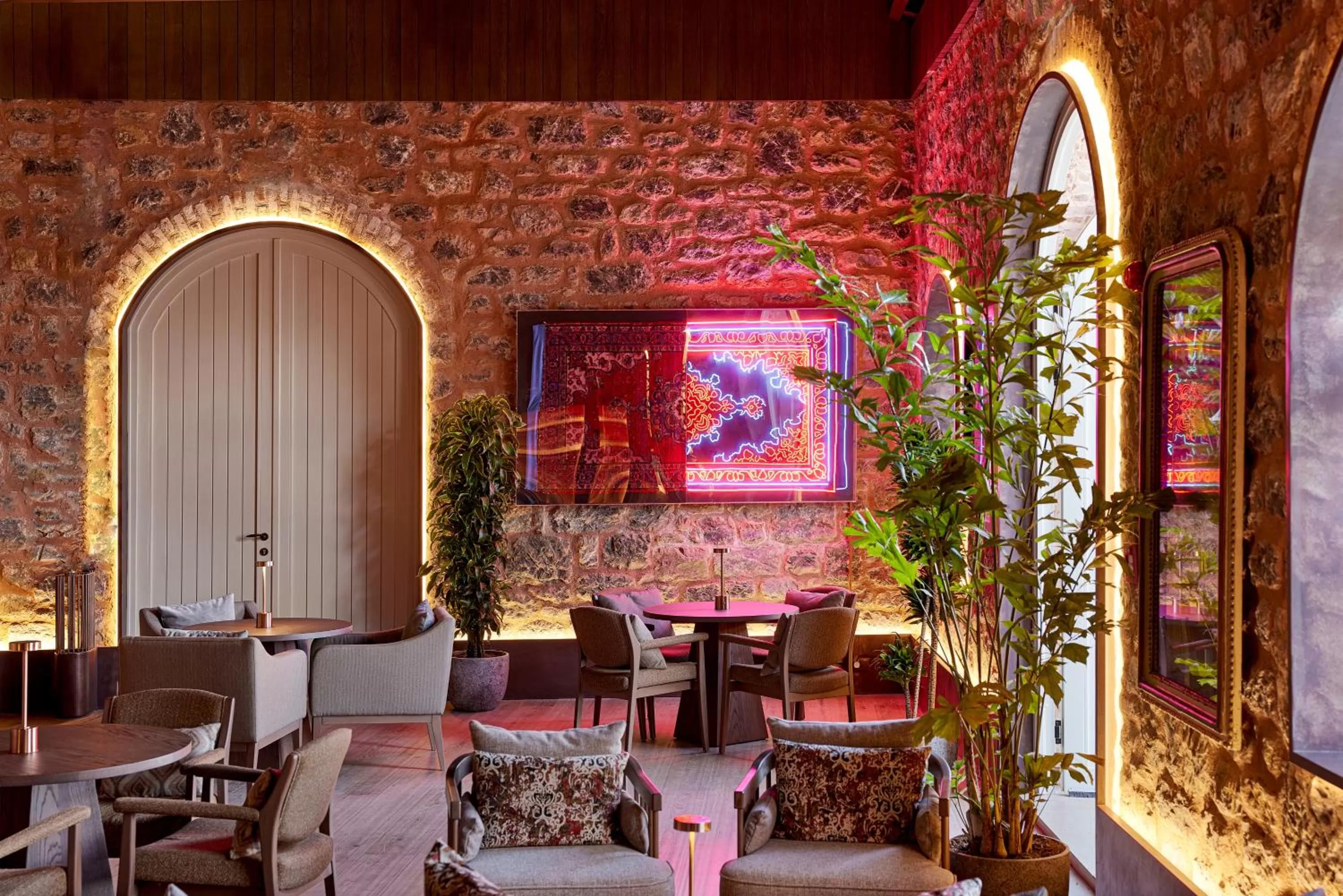 Restaurant/places to eat in Six Senses Kocatas Mansions