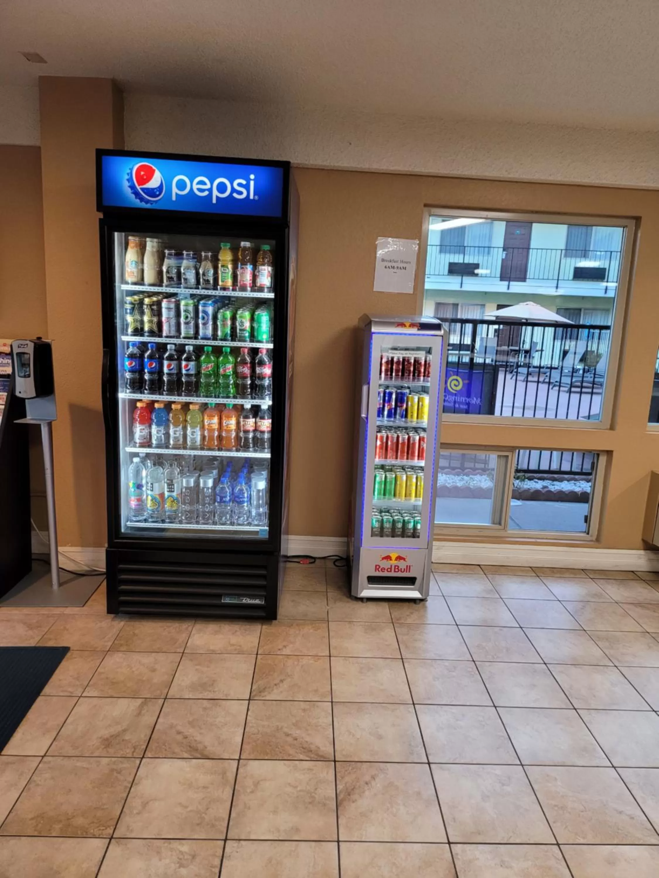 Shopping Area in MorningGlory Inn & Suites