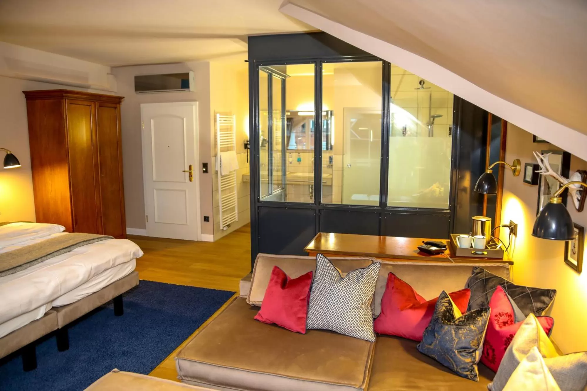 Bathroom, Bed in Nordseehotel Kröger