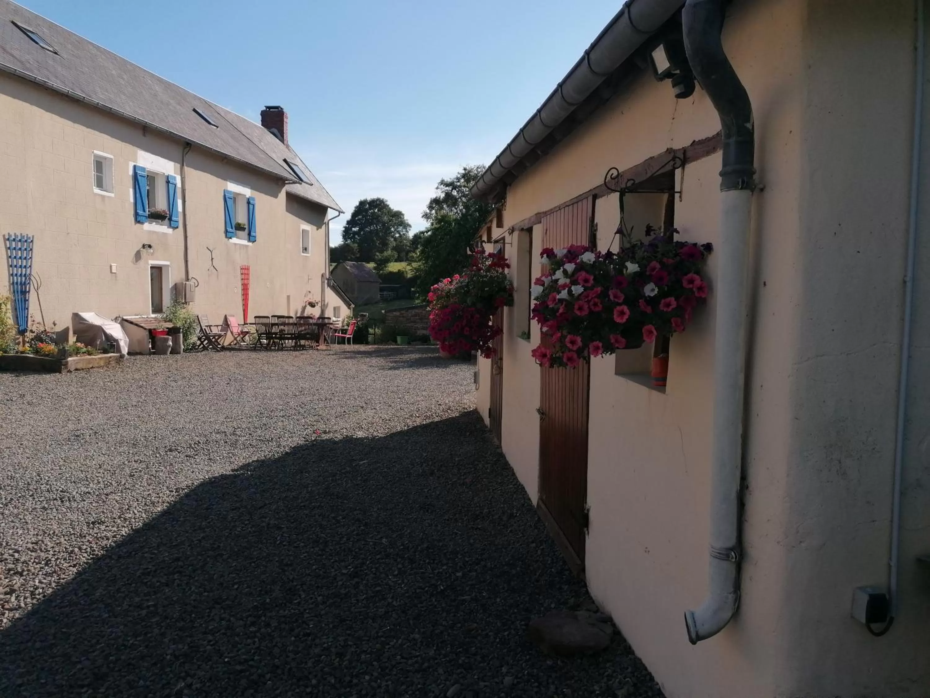 Property building in La Parisiere