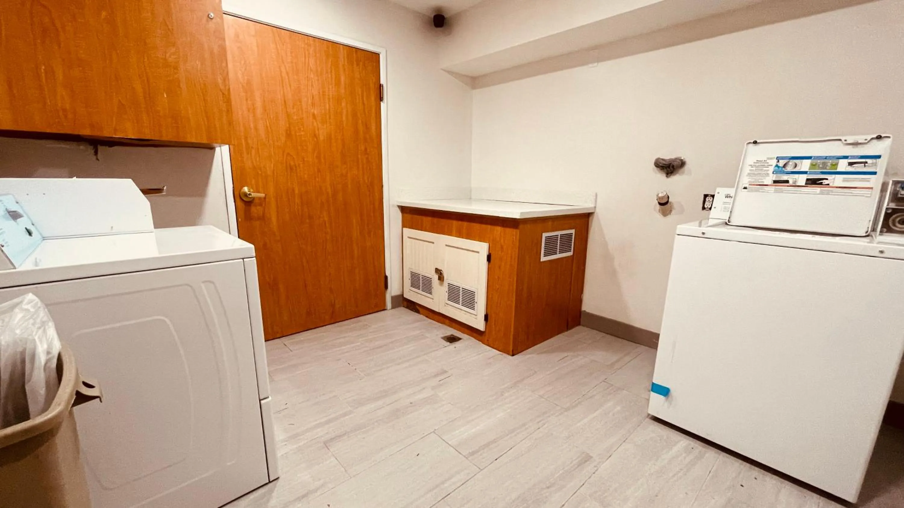 washing machine in Royal Inn Midvale