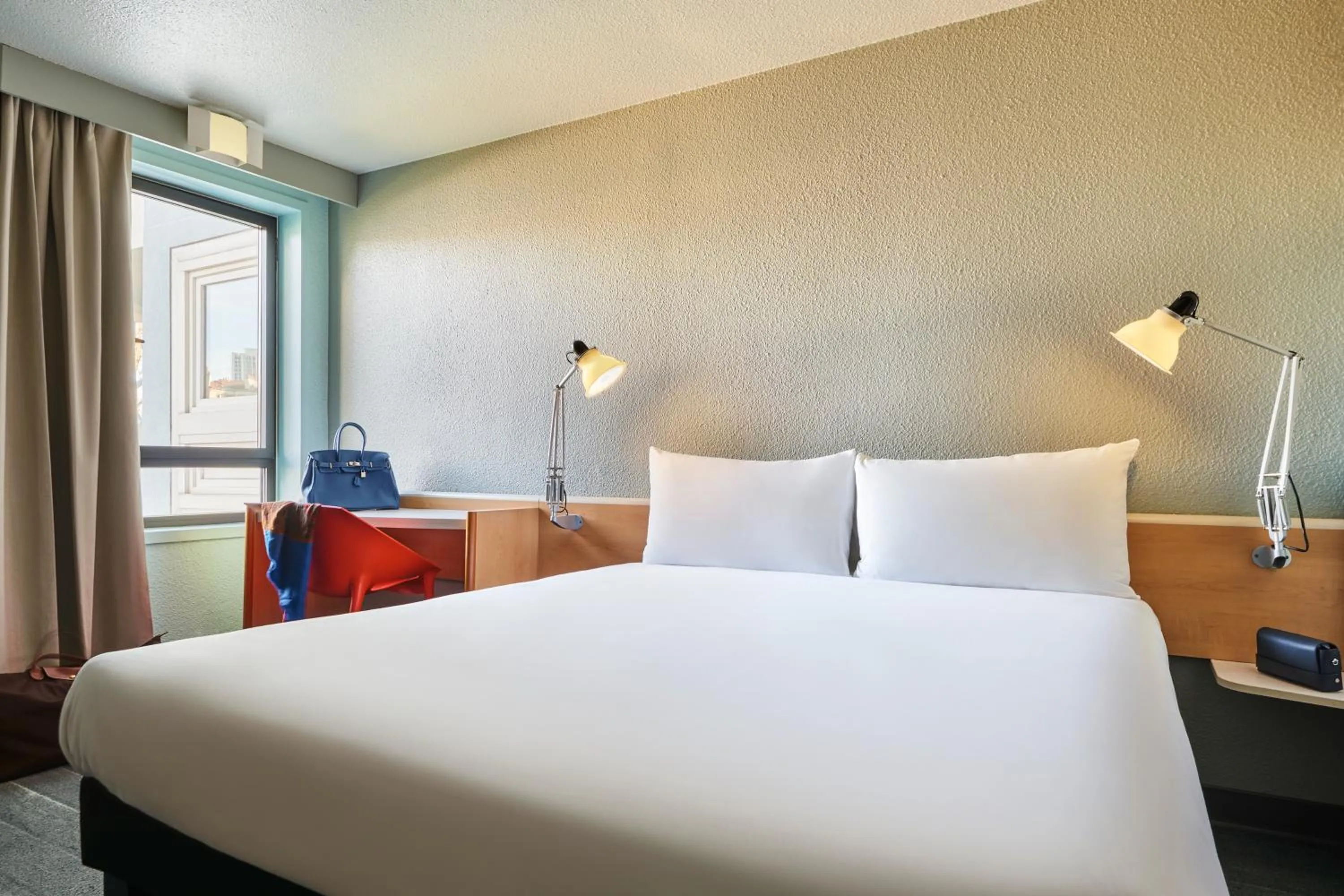 Bedroom, Bed in ibis Paris La Villette Cité des Sciences 19ème