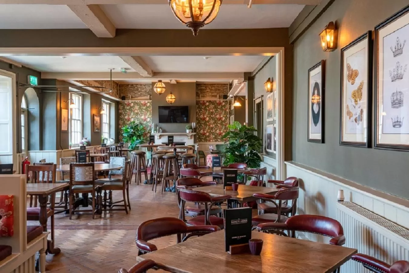 Restaurant/places to eat in The Kings Arms Hotel