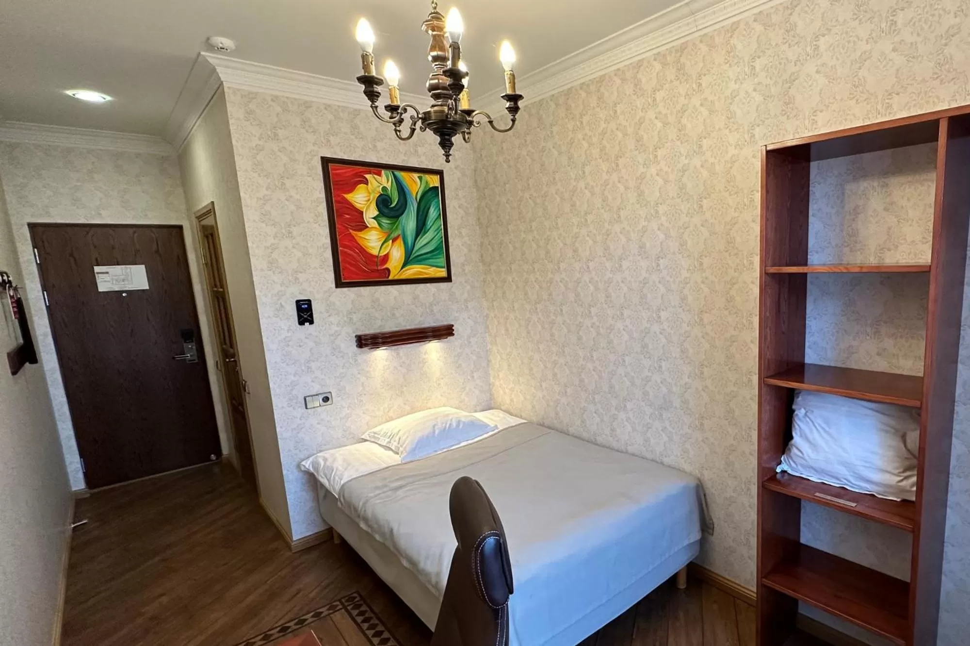 Bed in Georgi Hotell