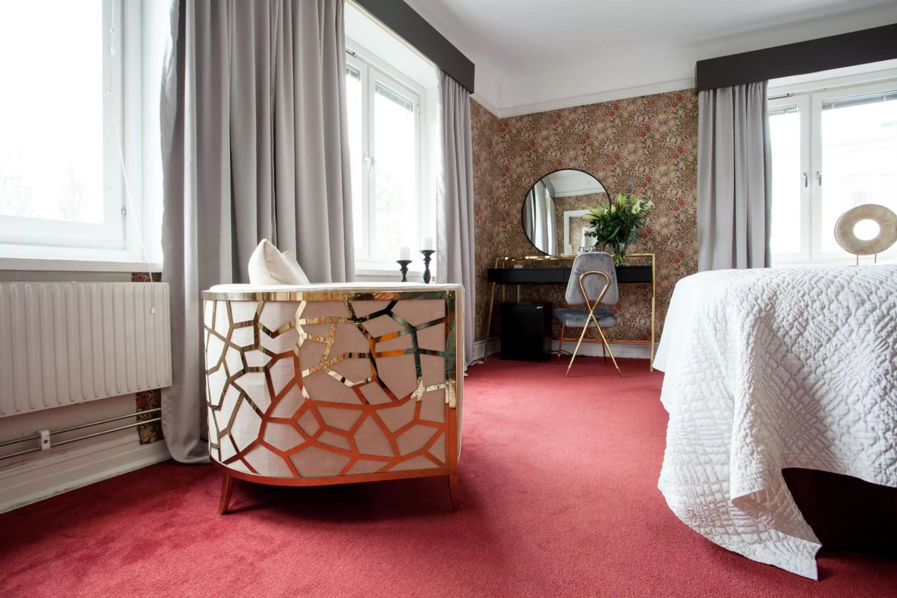 Seating area, Bed in Centric Hotel