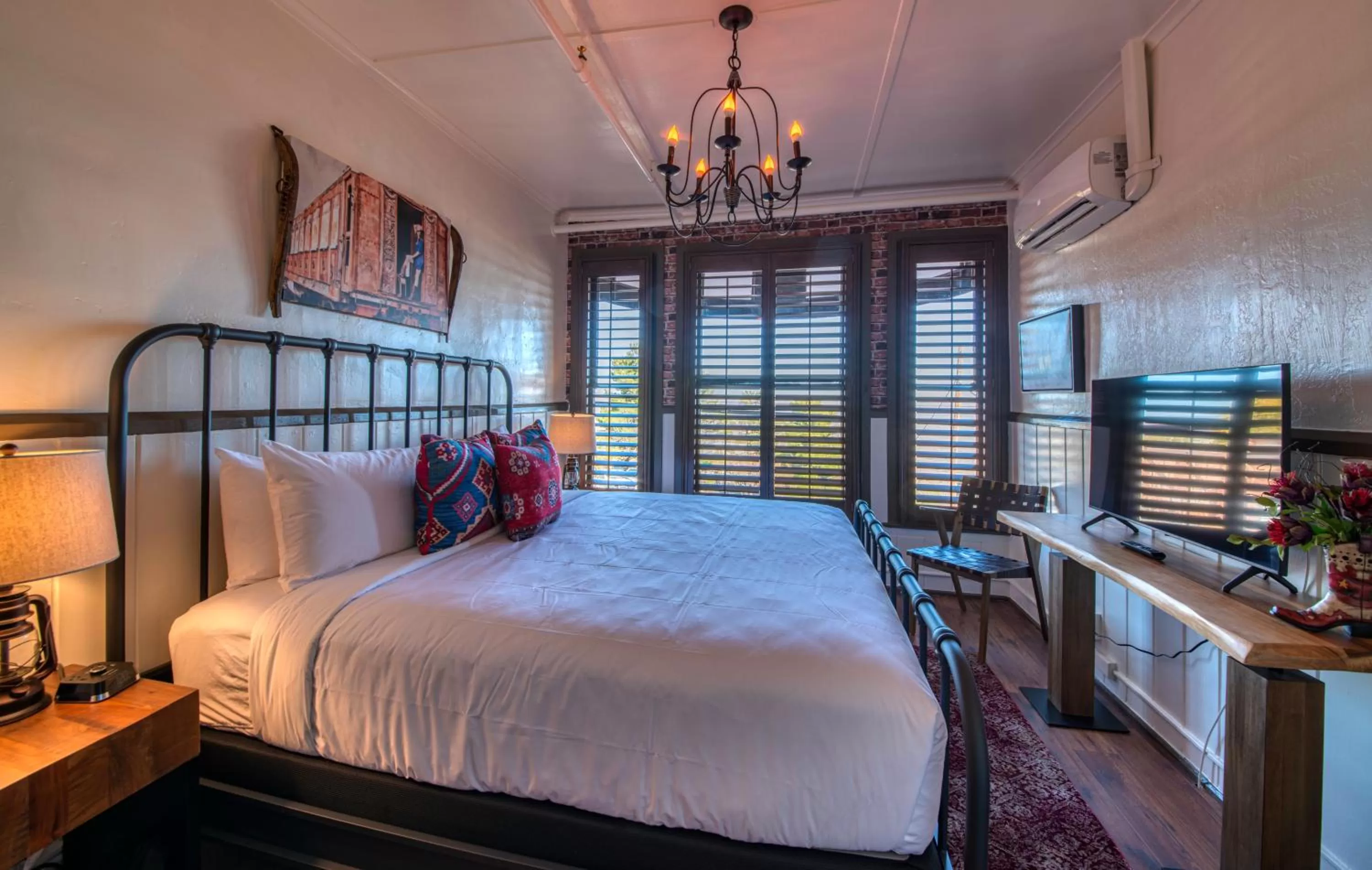 Photo of the whole room, Bed in The Clinkscale