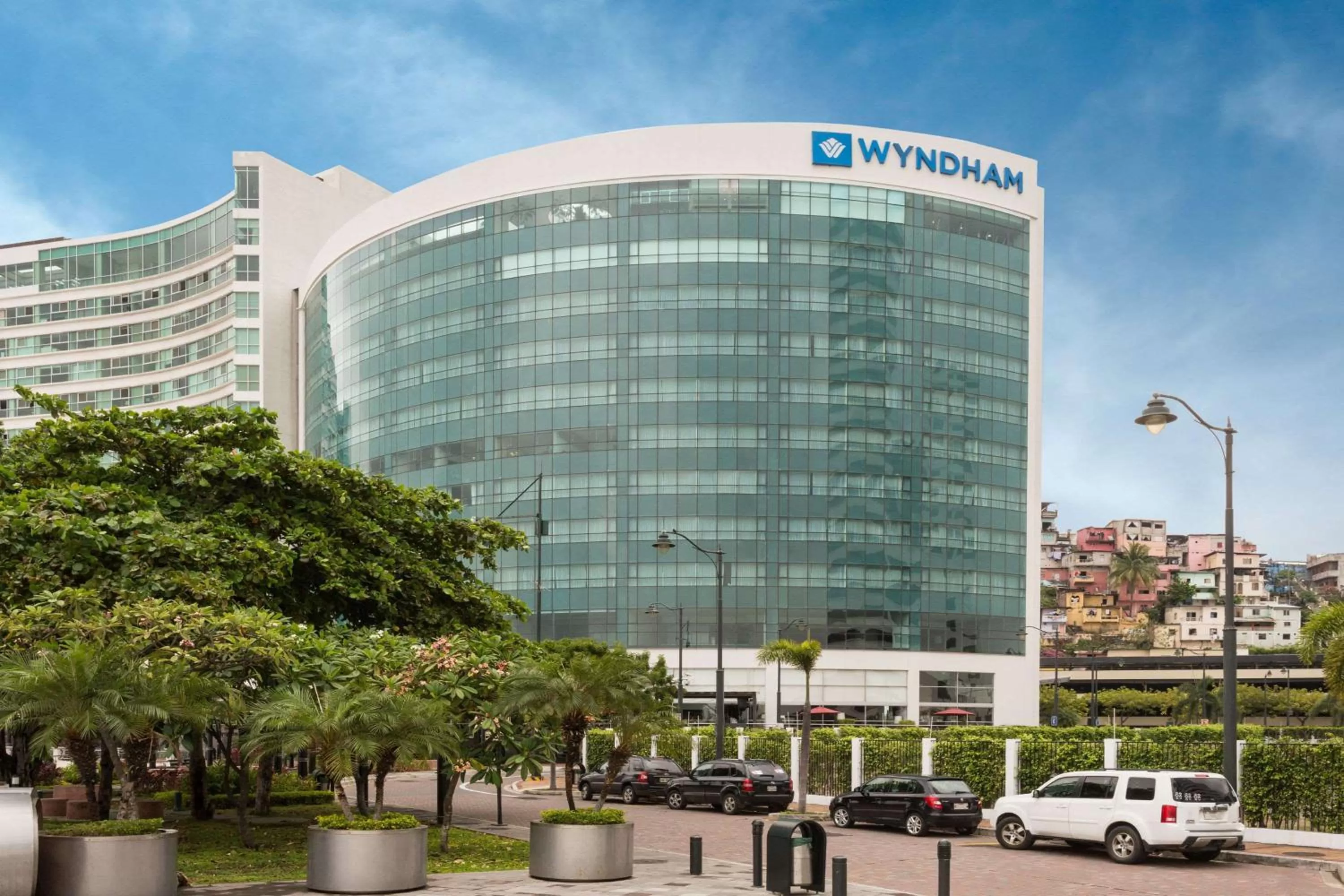 Wyndham Guayaquil, Puerto Santa Ana