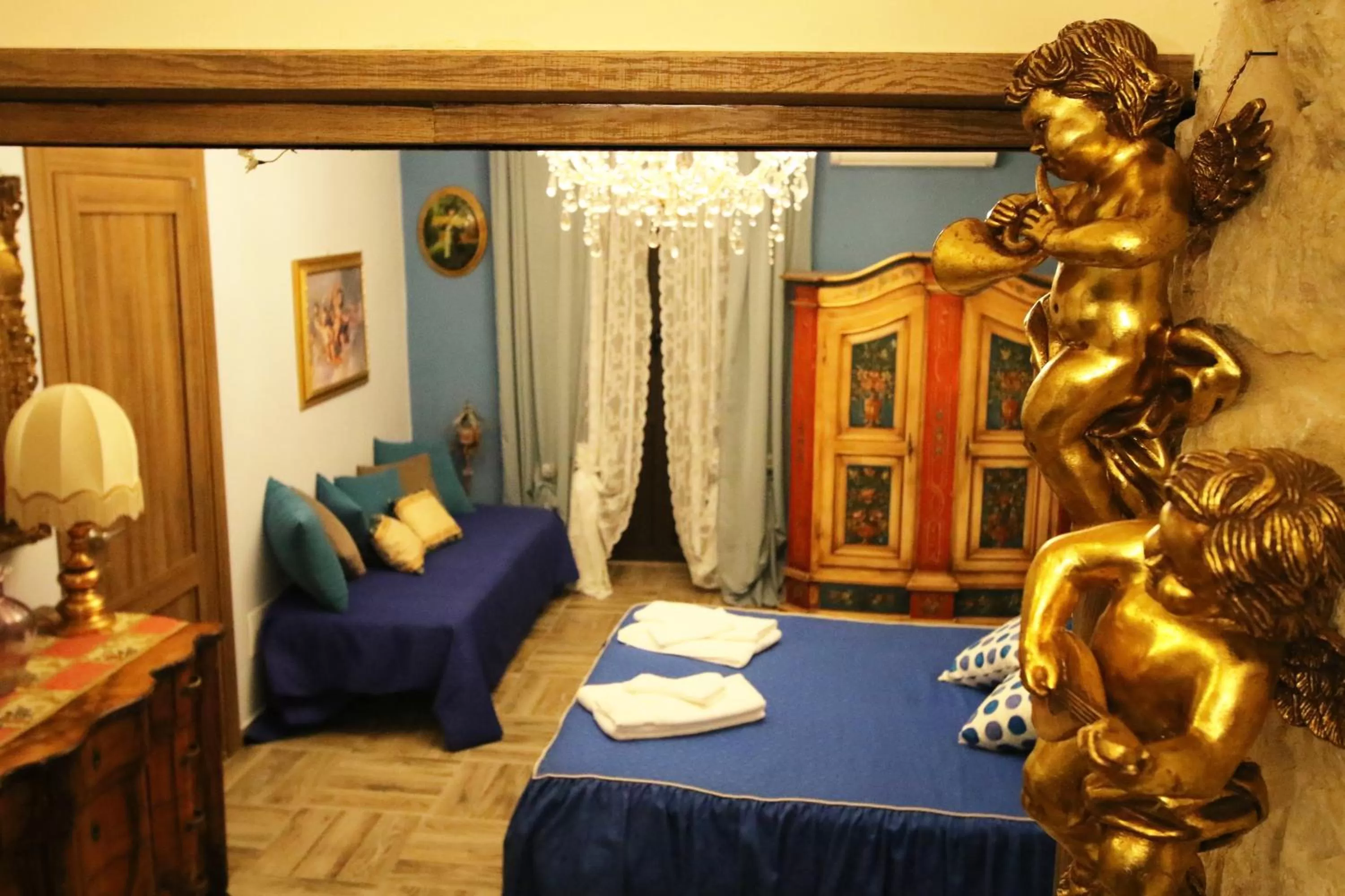 Photo of the whole room, Bed in Kimera