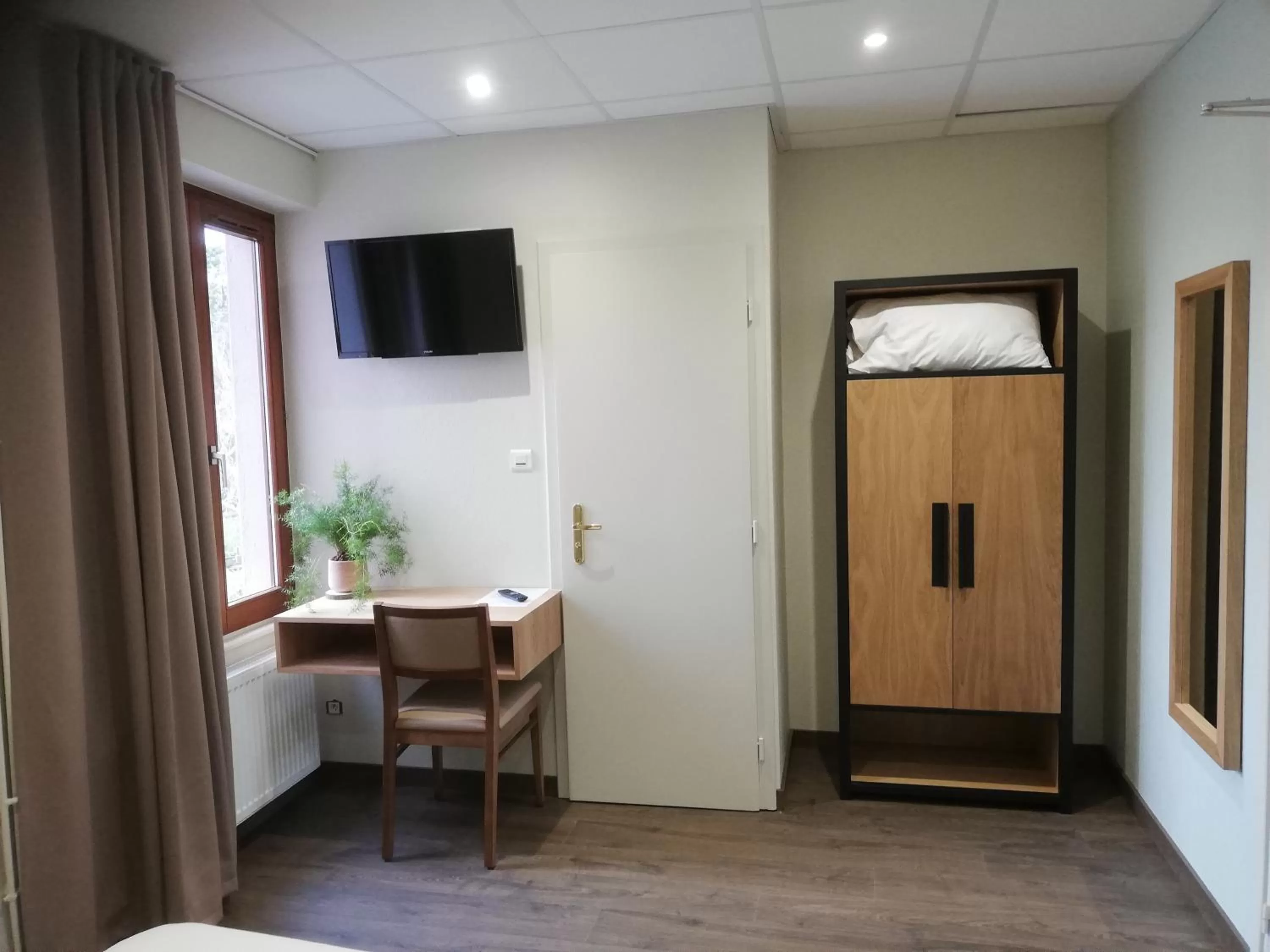 TV and multimedia in Hôtel Restaurant Le Moschenross