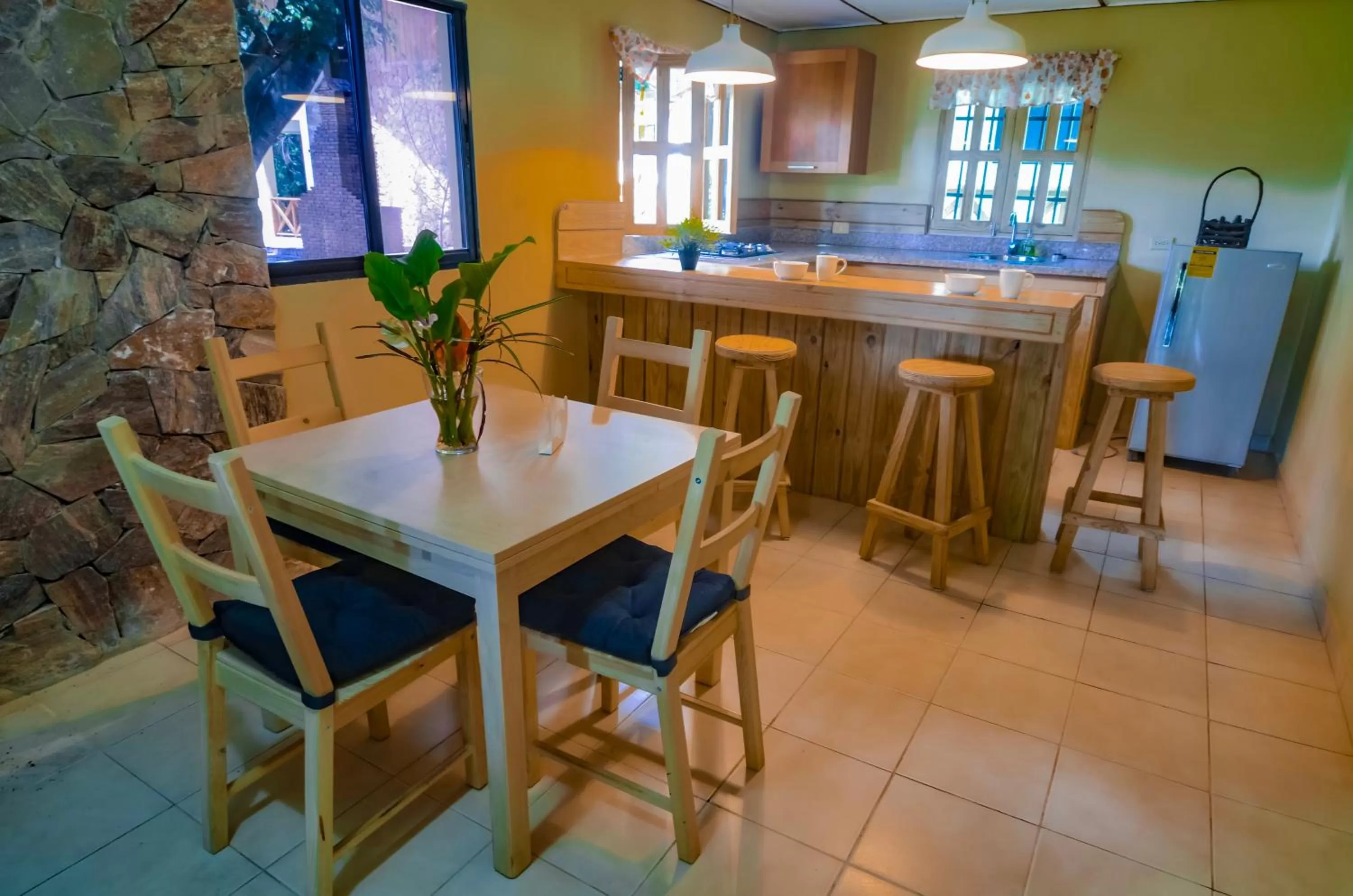 Kitchen or kitchenette in Hotel Rancho Constanza & Cabañas de la Montaña