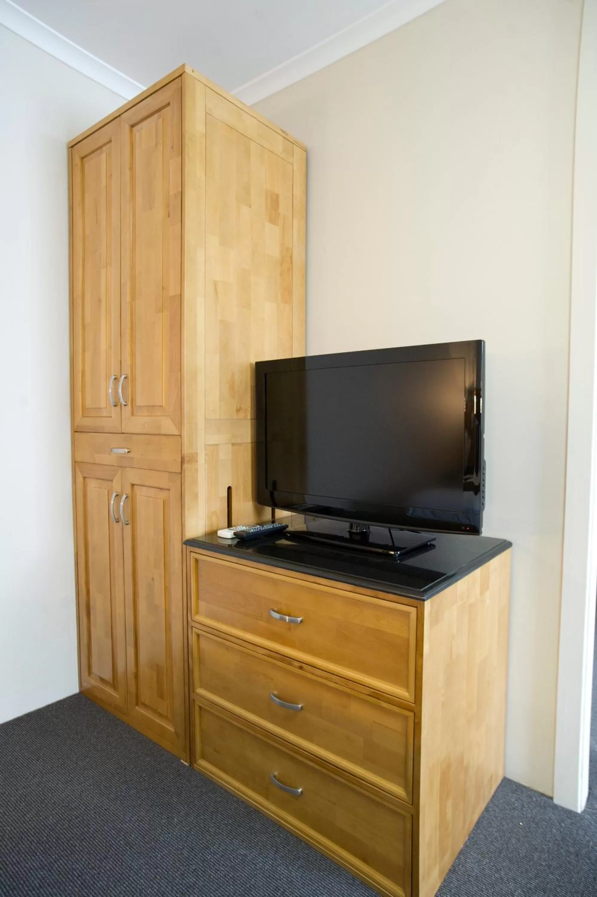 TV and multimedia in Noah's Mid City Motor Inn Muswellbrook