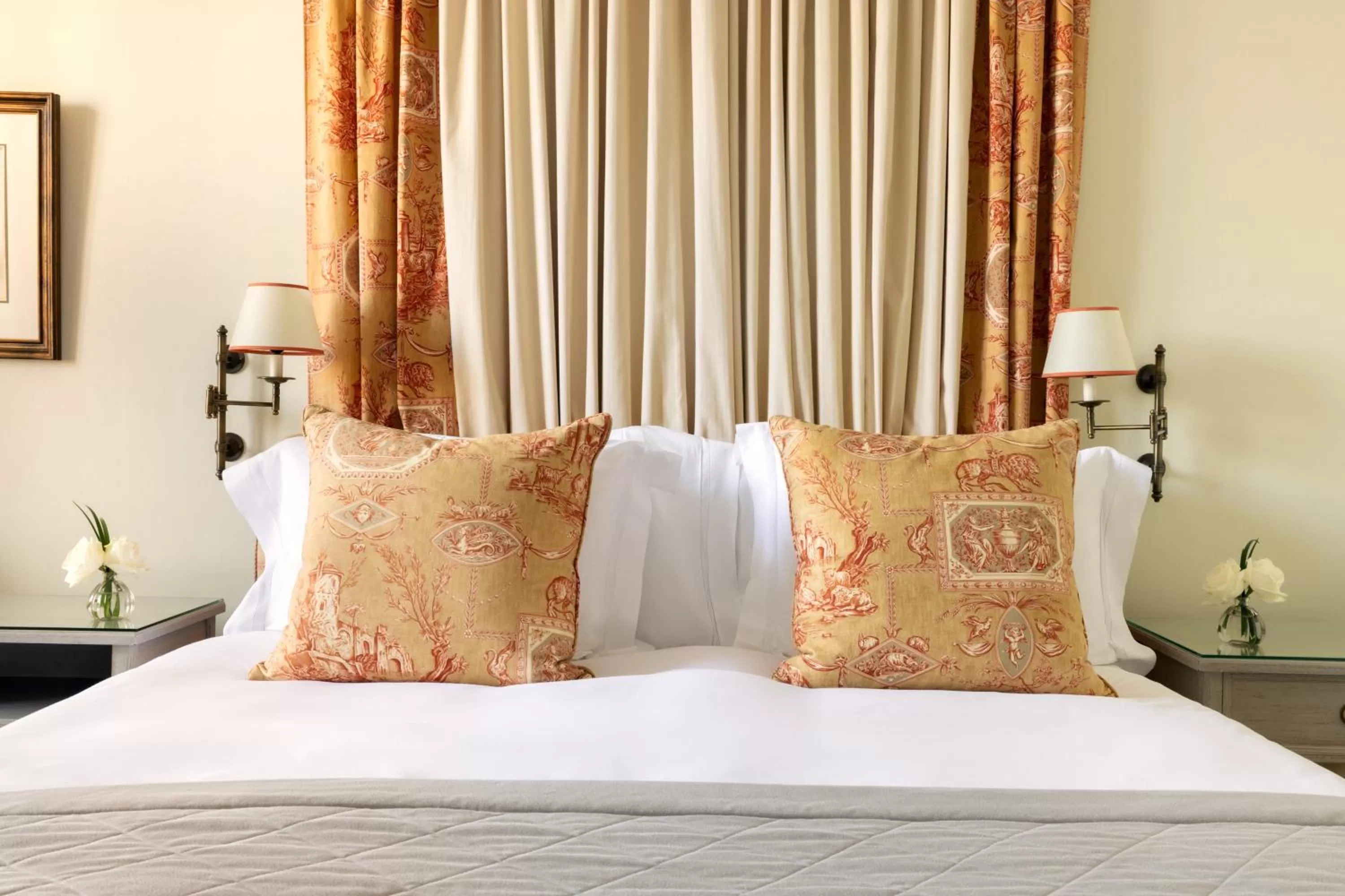 Bed in Beau-Rivage Genève