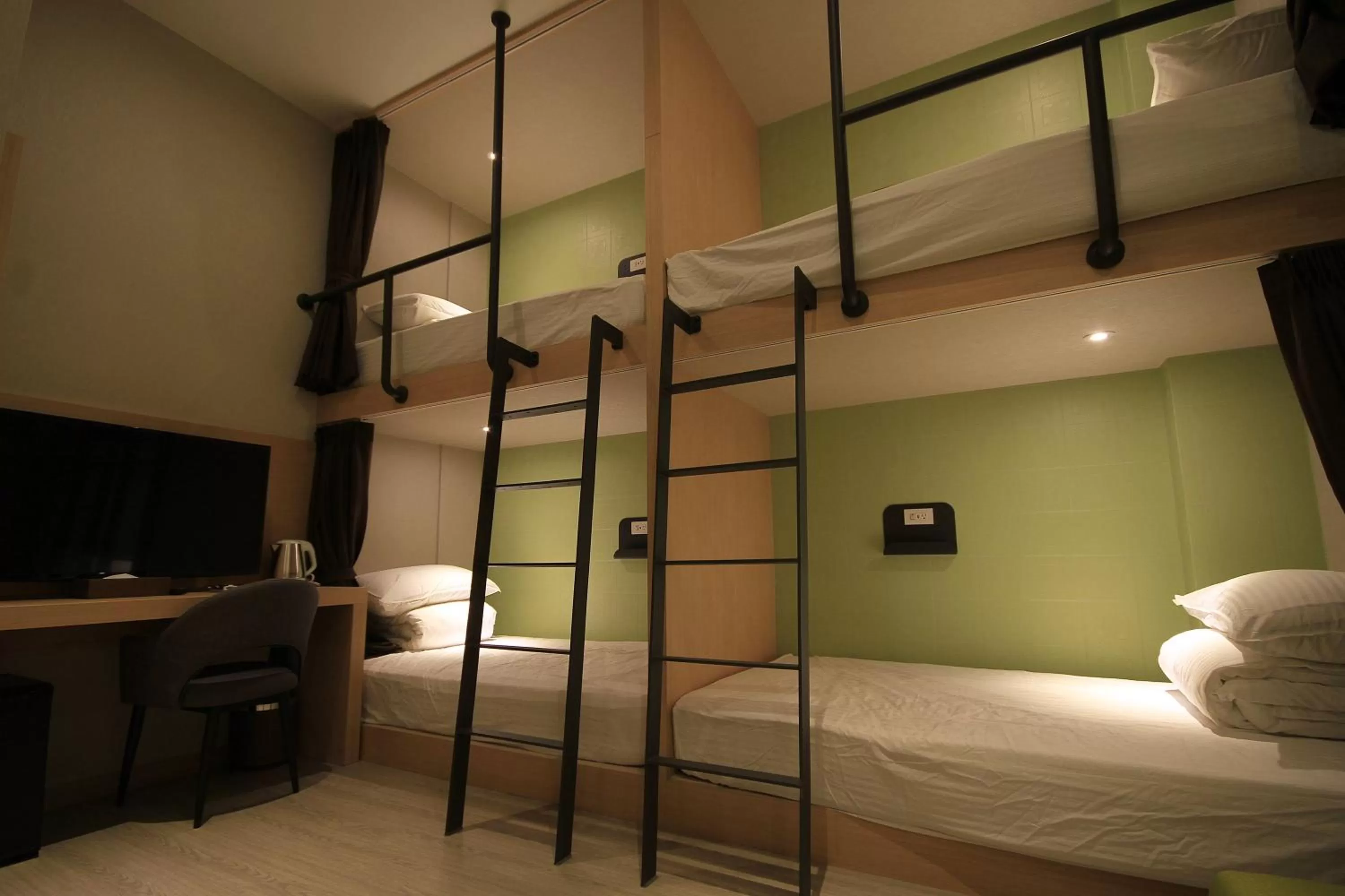 Photo of the whole room, Bed in Hangkhau Hotel