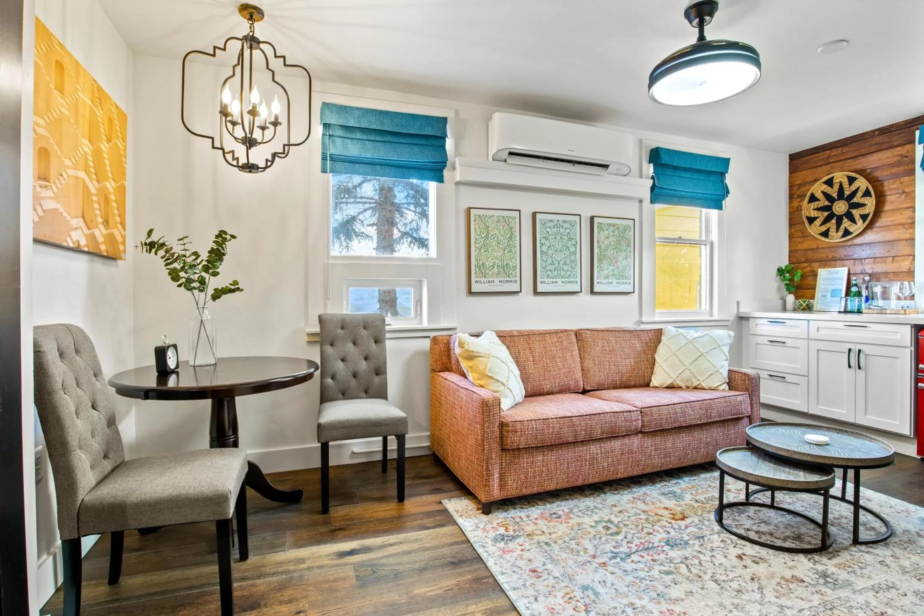 Dining area in Bespoke Inn Flagstaff