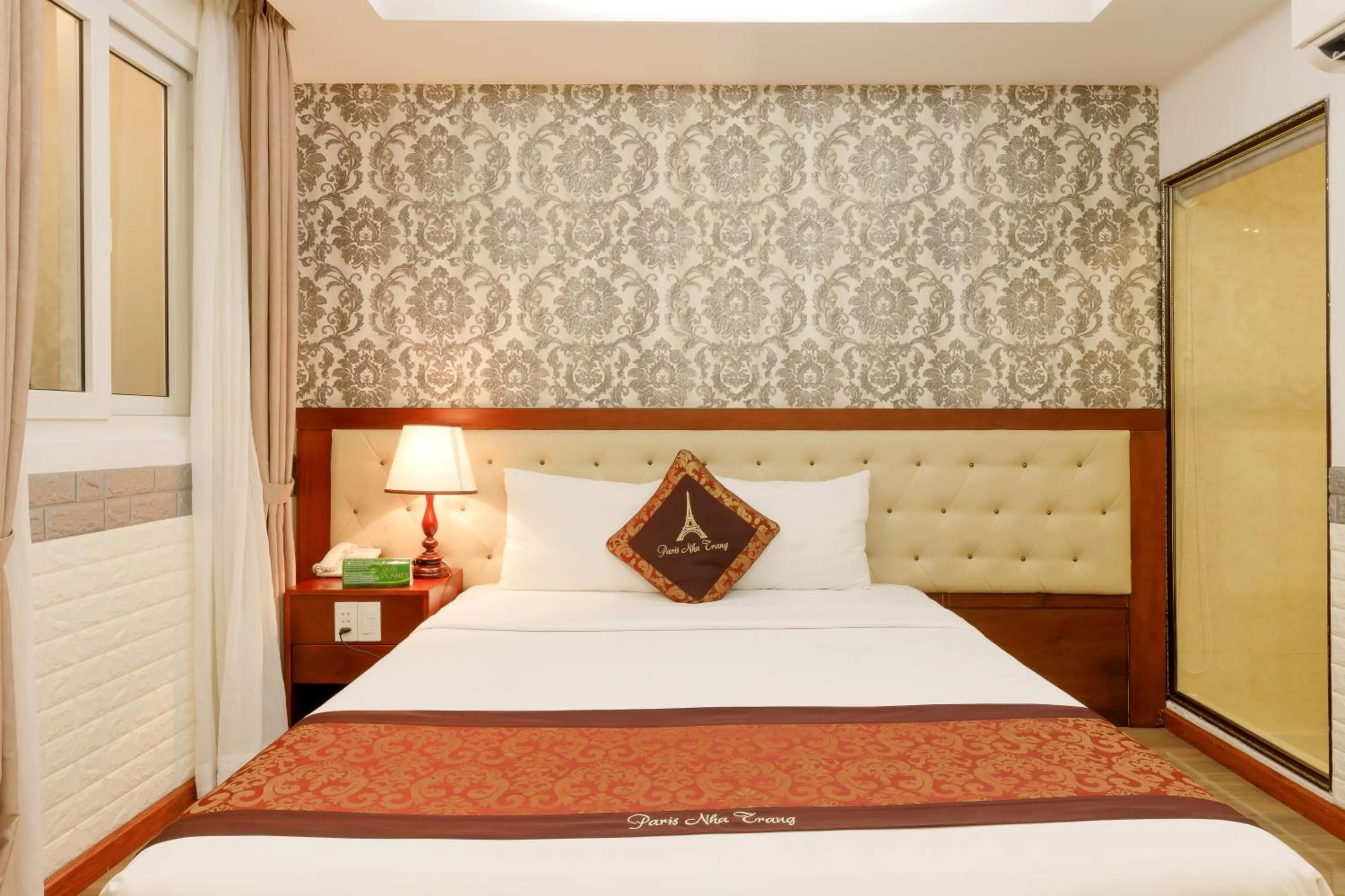 Bed in Paris Luxury Hotel & Apartment Nha Trang