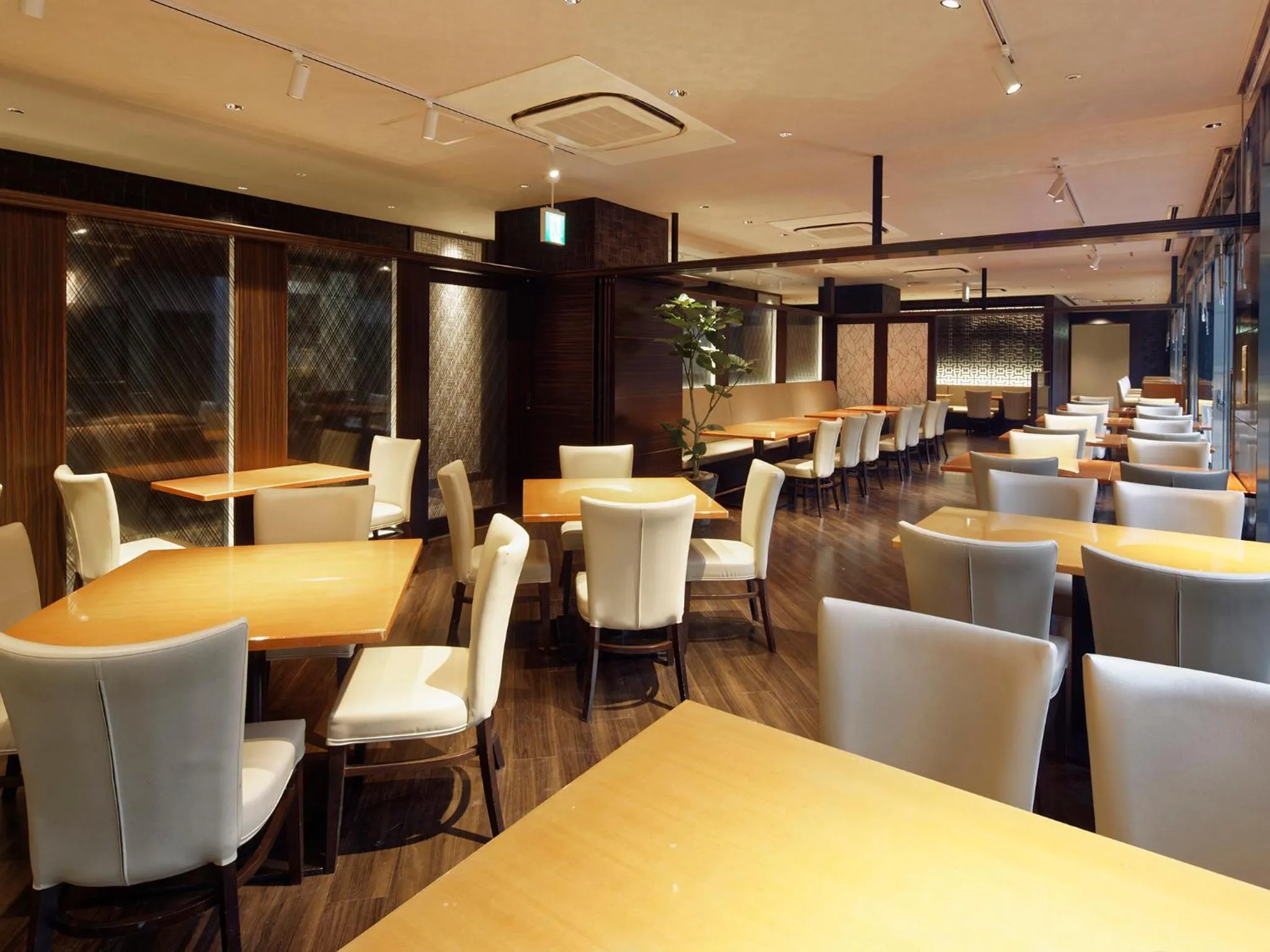 Restaurant/places to eat in Hearton Hotel Nishi Umeda