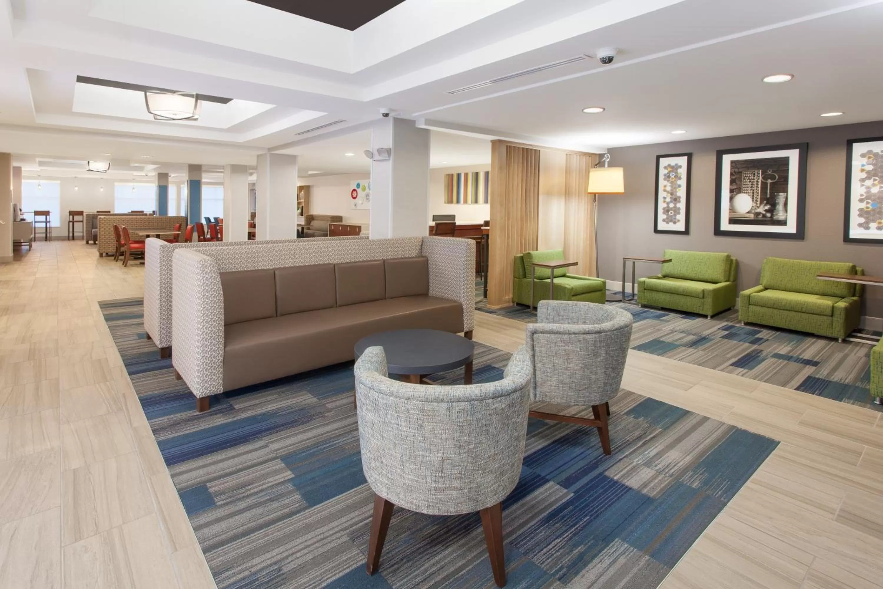 Property building in Holiday Inn Express Hotel & Suites Lake Zurich-Barrington by IHG