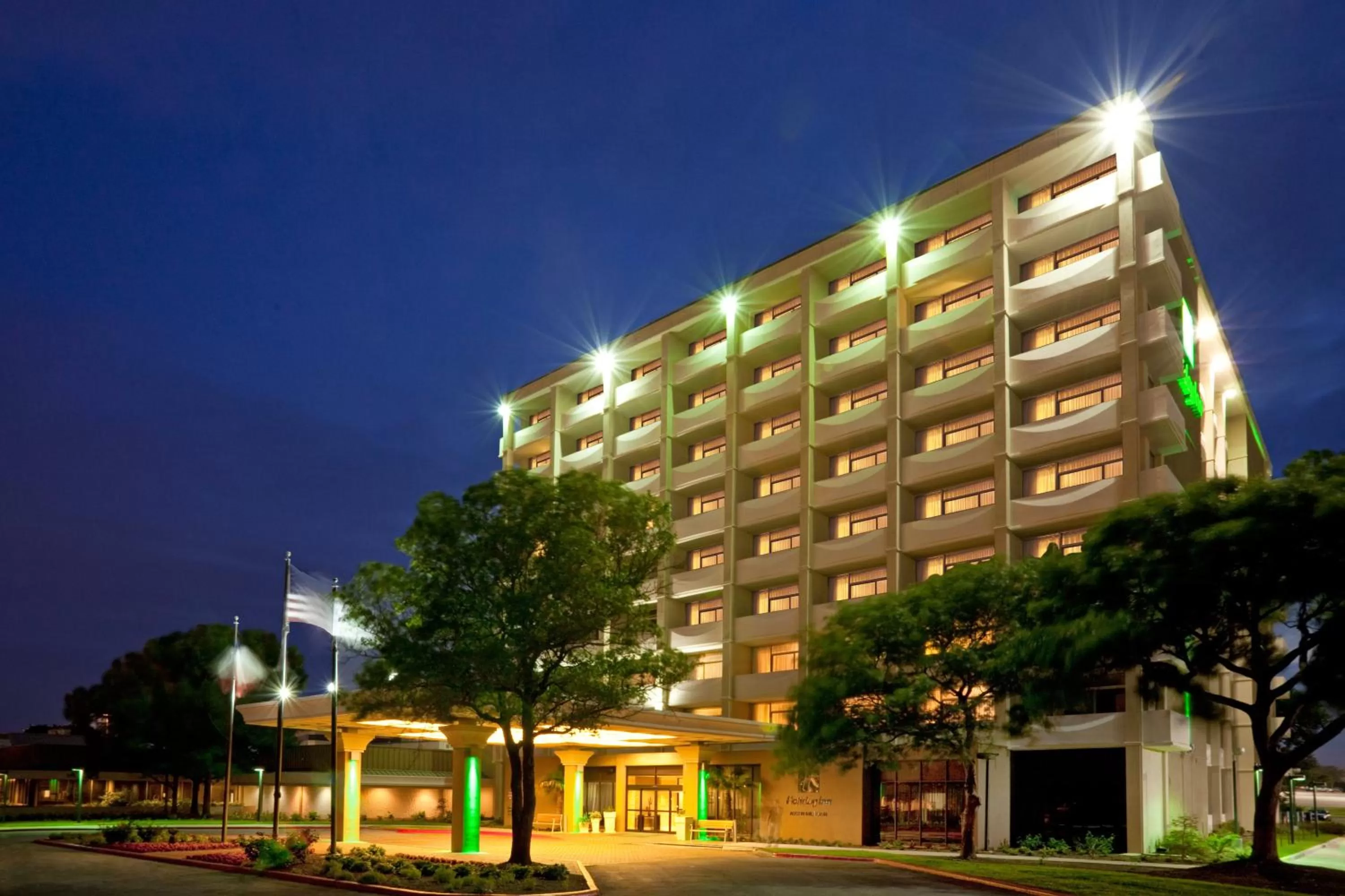 Property building in Holiday Inn Austin Midtown by IHG