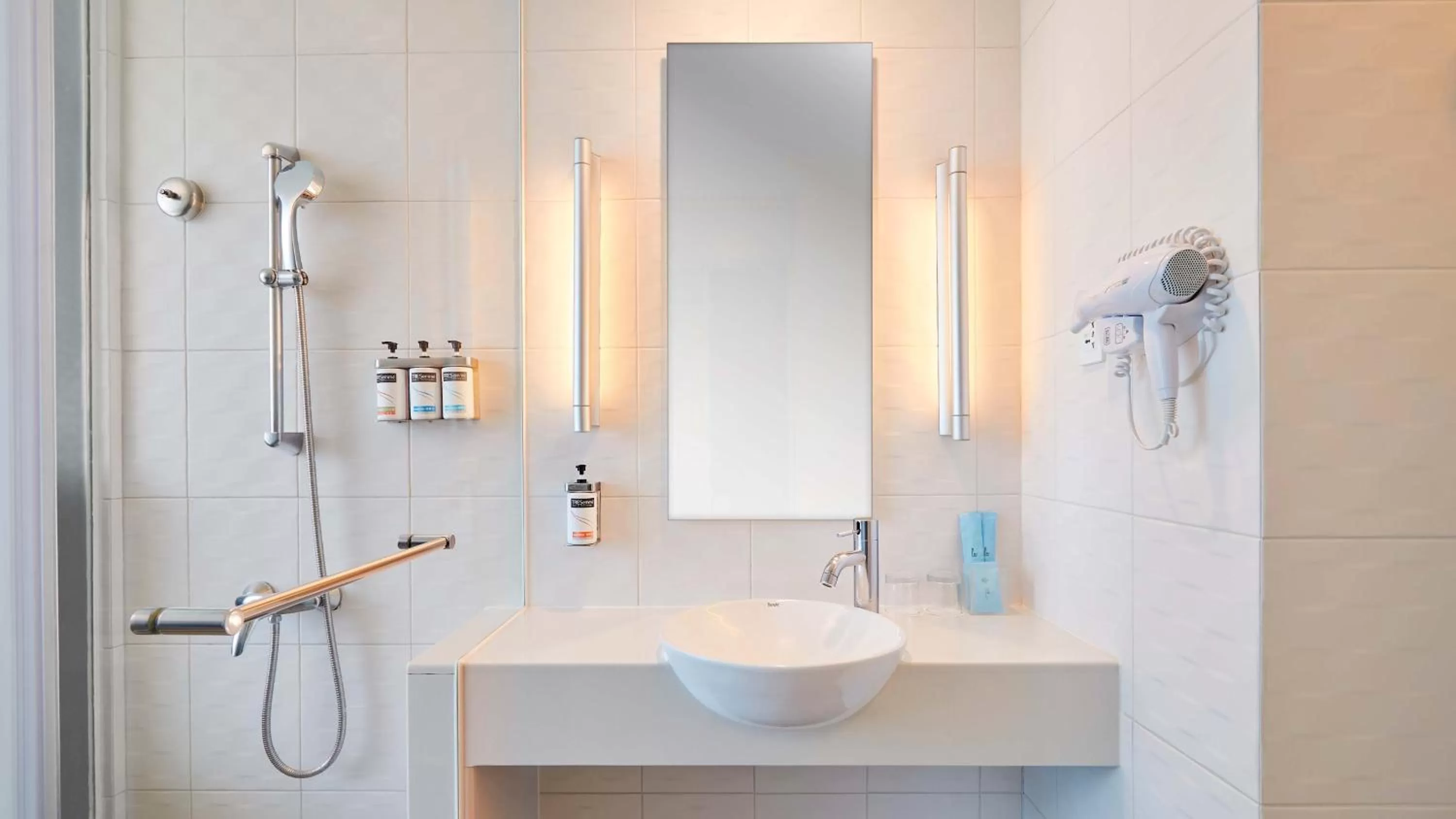 Bathroom in Holiday Inn Express Taichung Park by IHG