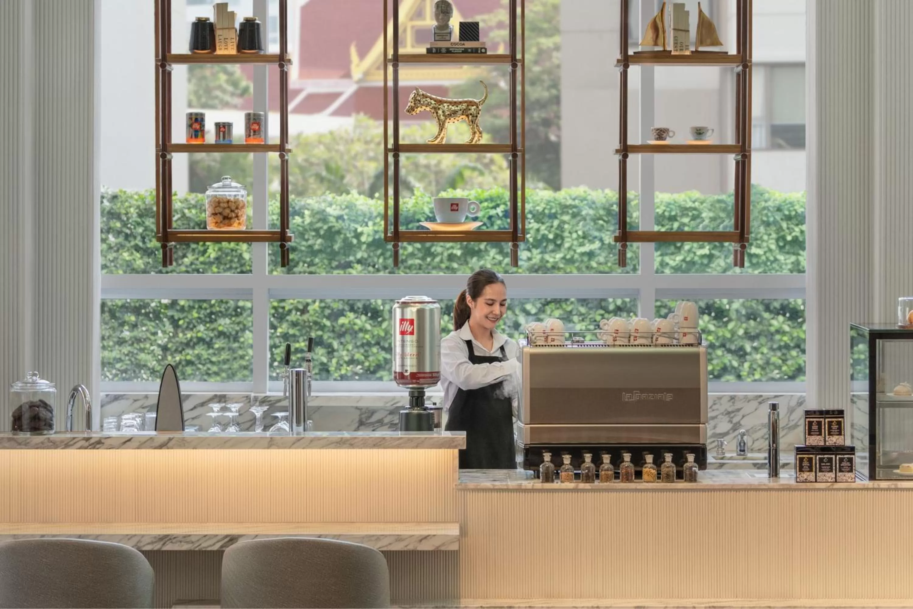 Restaurant/places to eat in Le Meridien Bangkok