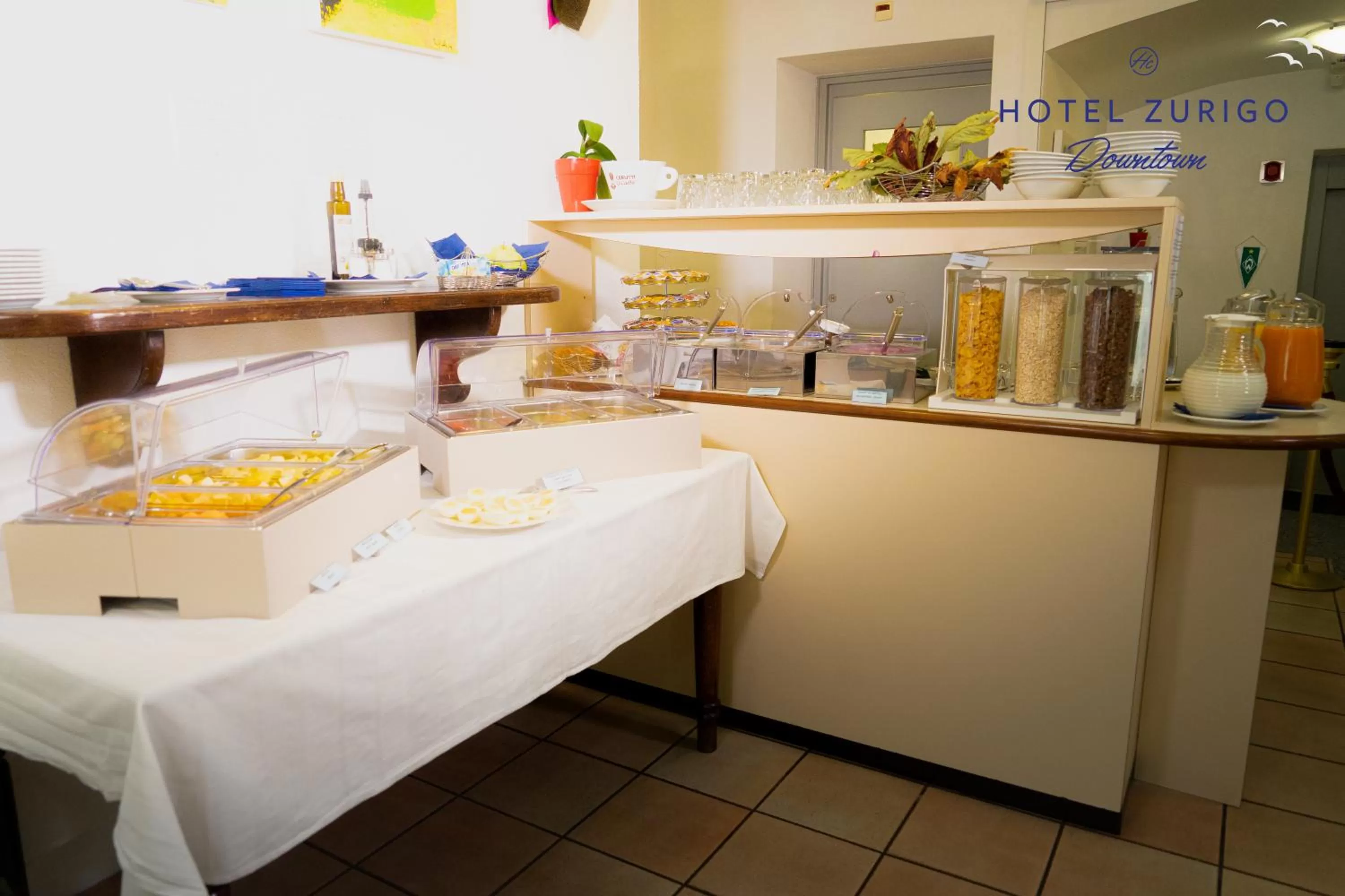 Buffet breakfast in Hotel Zurigo Downtown