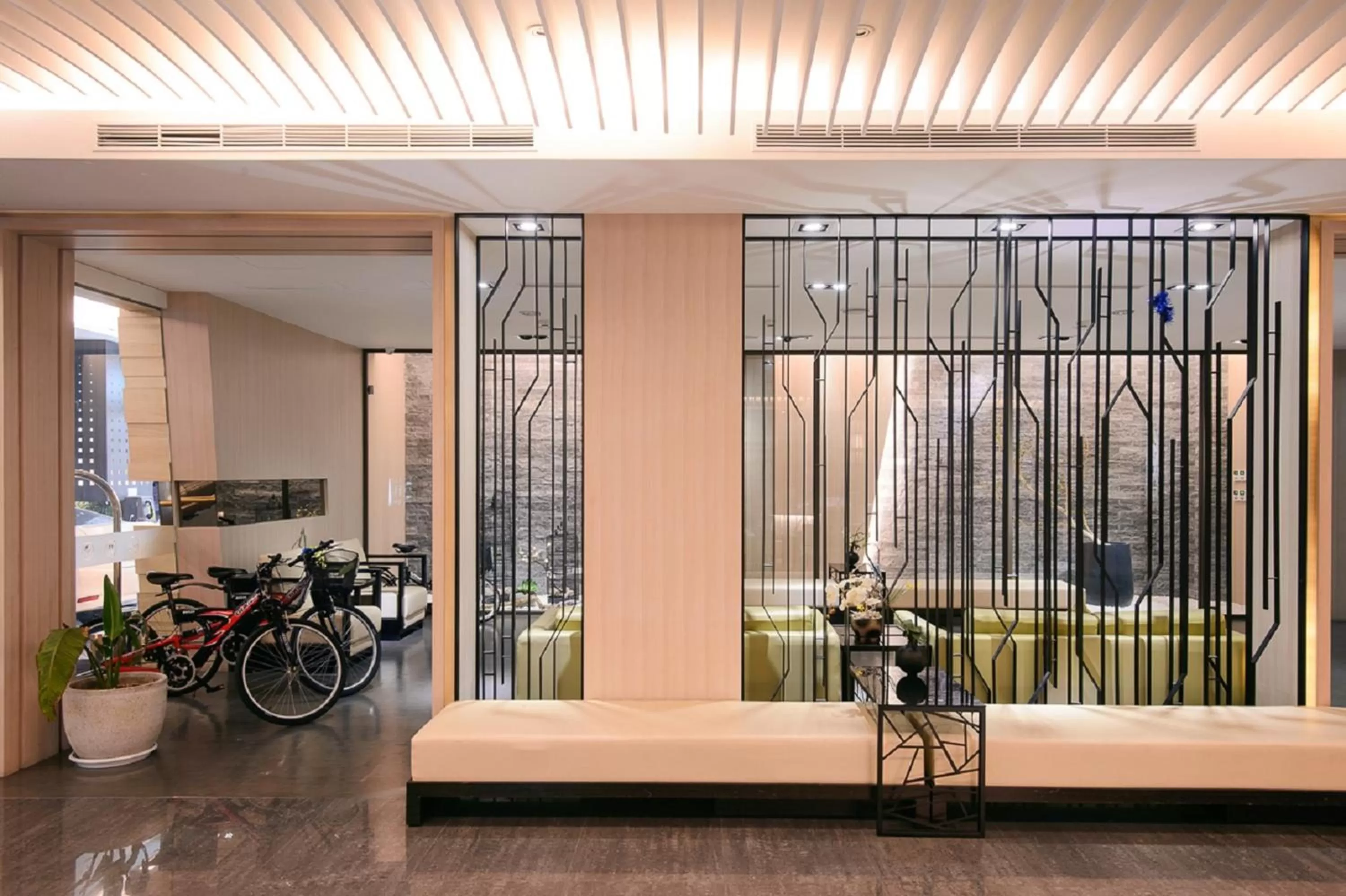 Communal lounge/ TV room in Kiwi Express Hotel - Kaohsiung Station