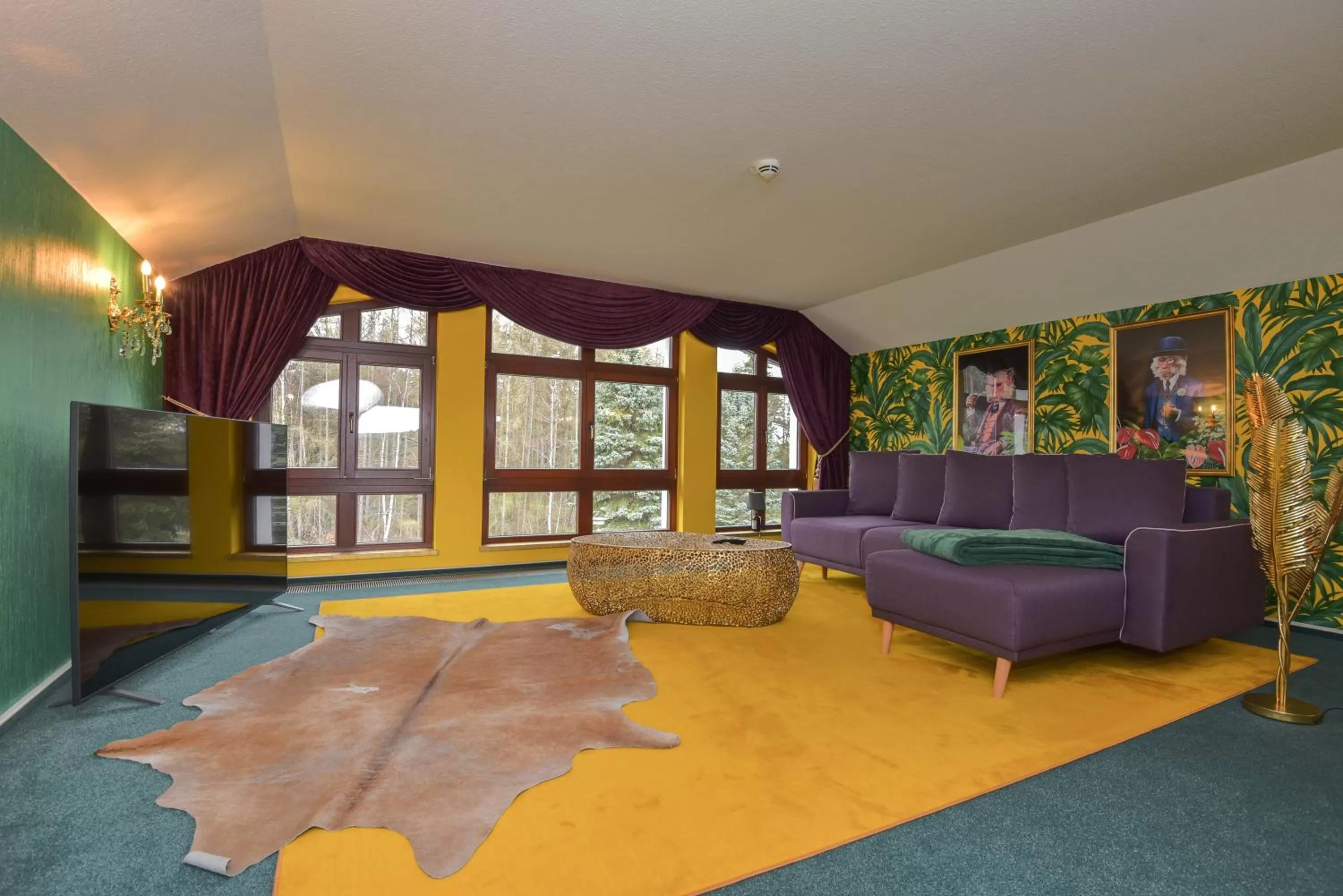 Photo of the whole room, Seating Area in Riverdam