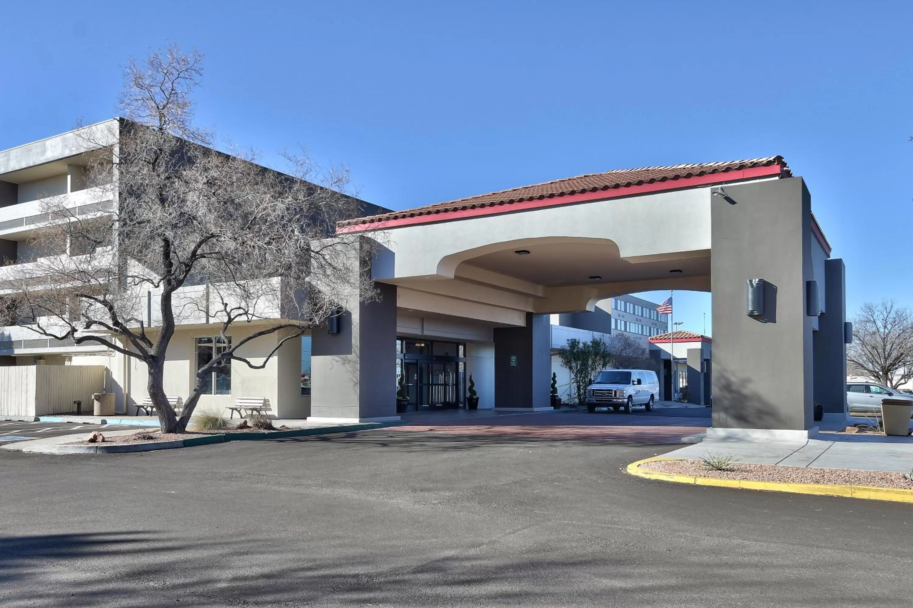 Property building in Ramada by Wyndham Albuquerque Midtown