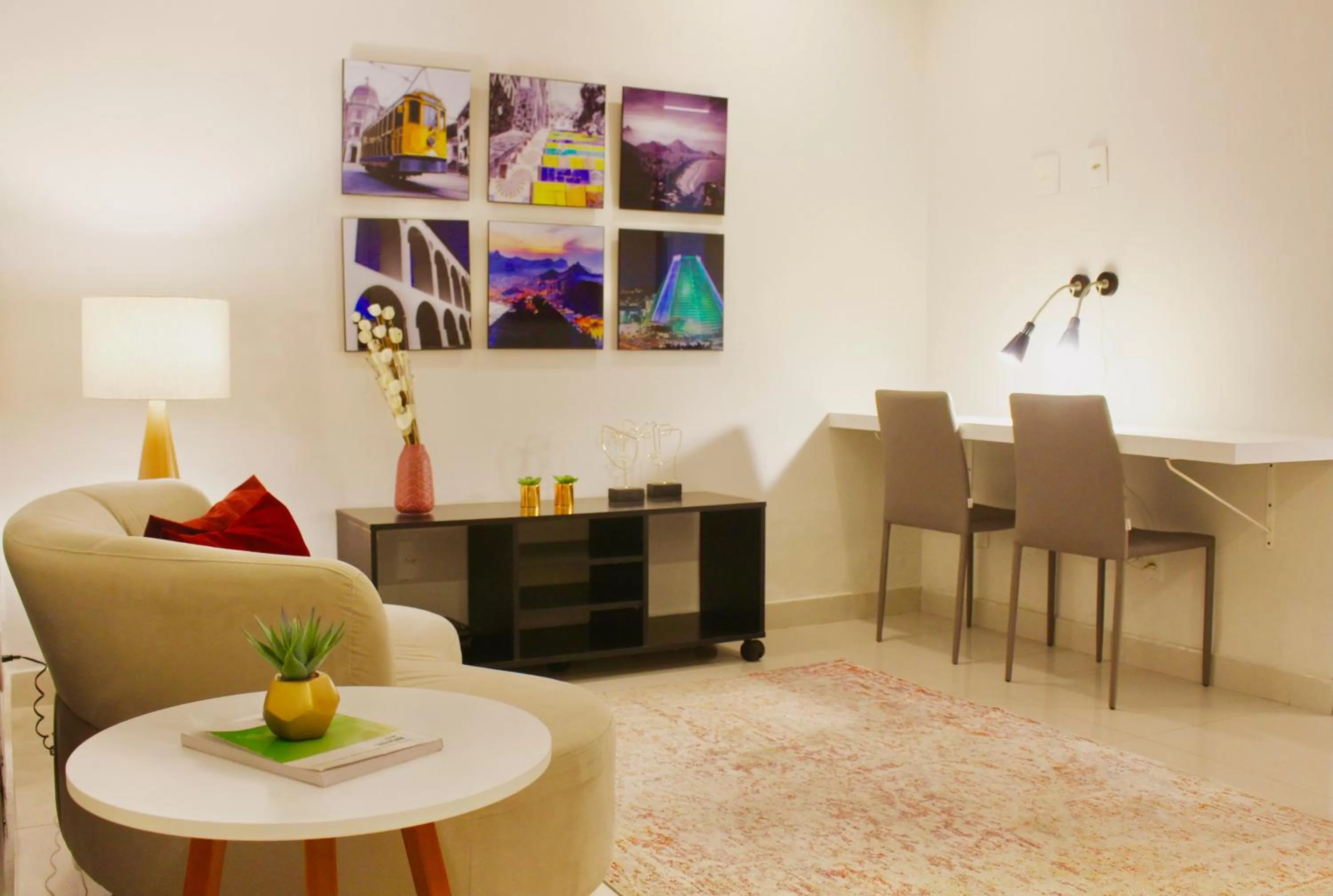 Communal lounge/ TV room in Injoy Suítes & Aparts