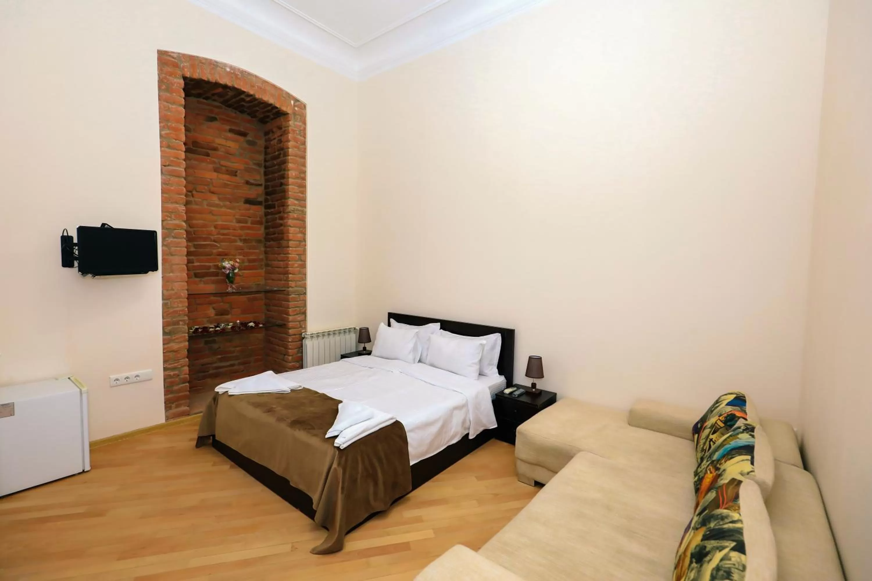 Bed in Tamarisi Old Tbilisi