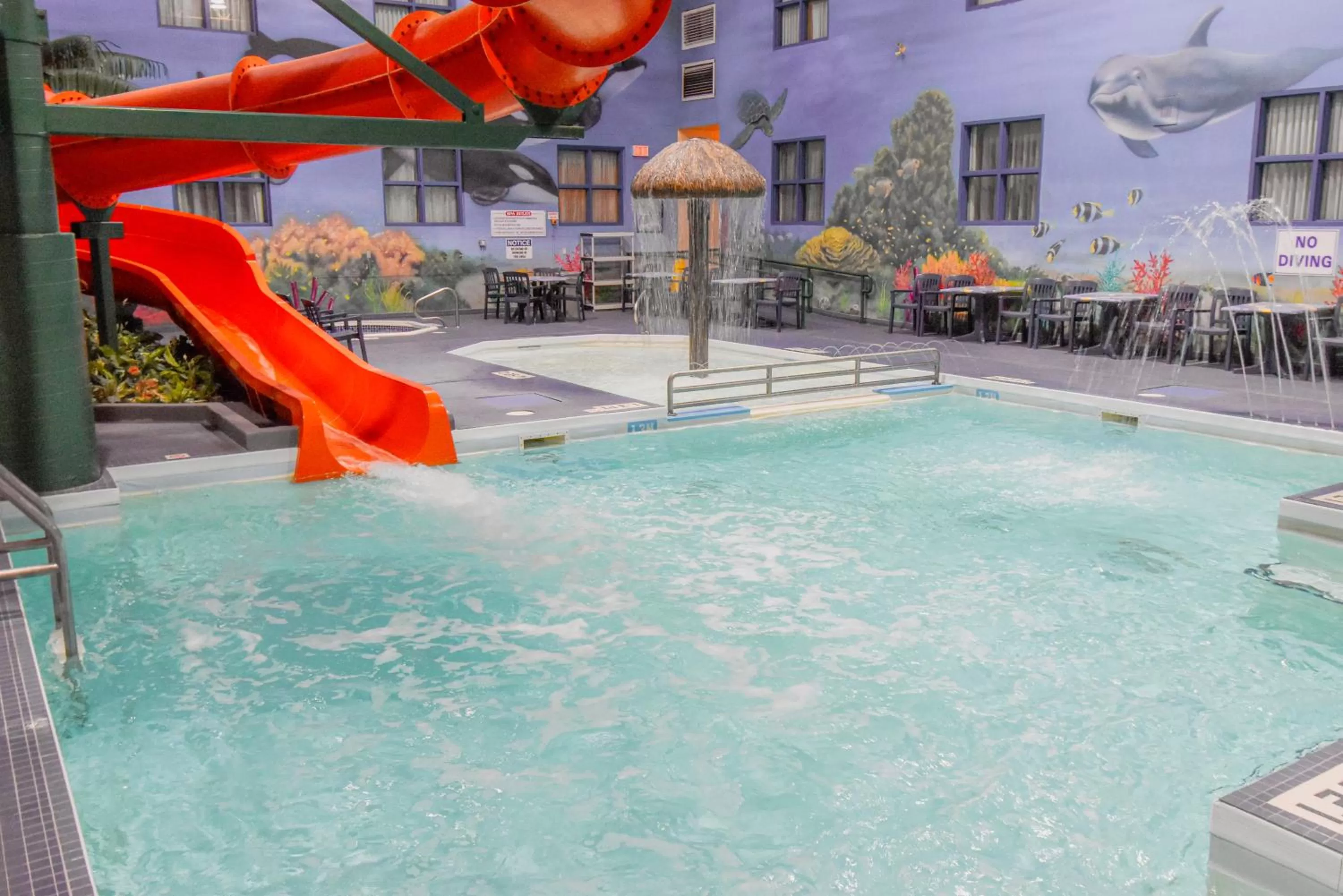 Swimming pool in Canad Inns Destination Centre Garden City