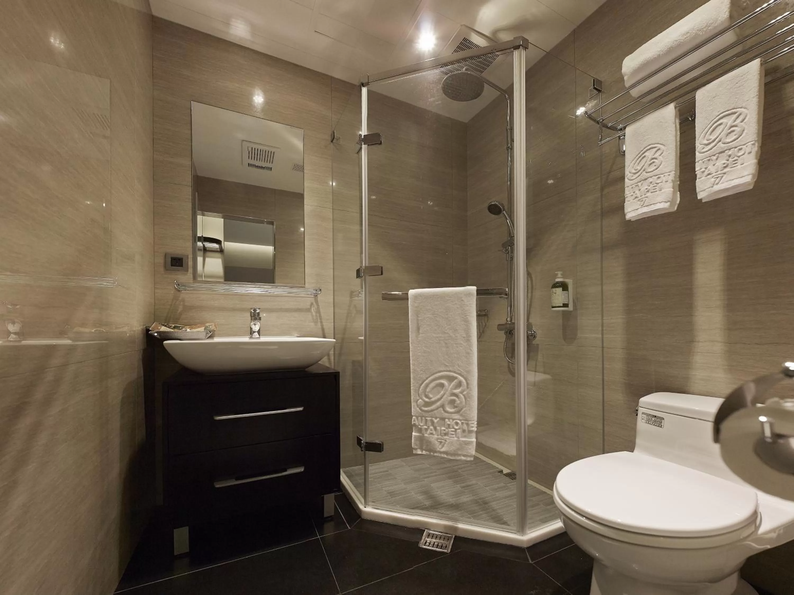 Bathroom in Beauty Hotels Taipei - HOTEL BSTAY Self Check In