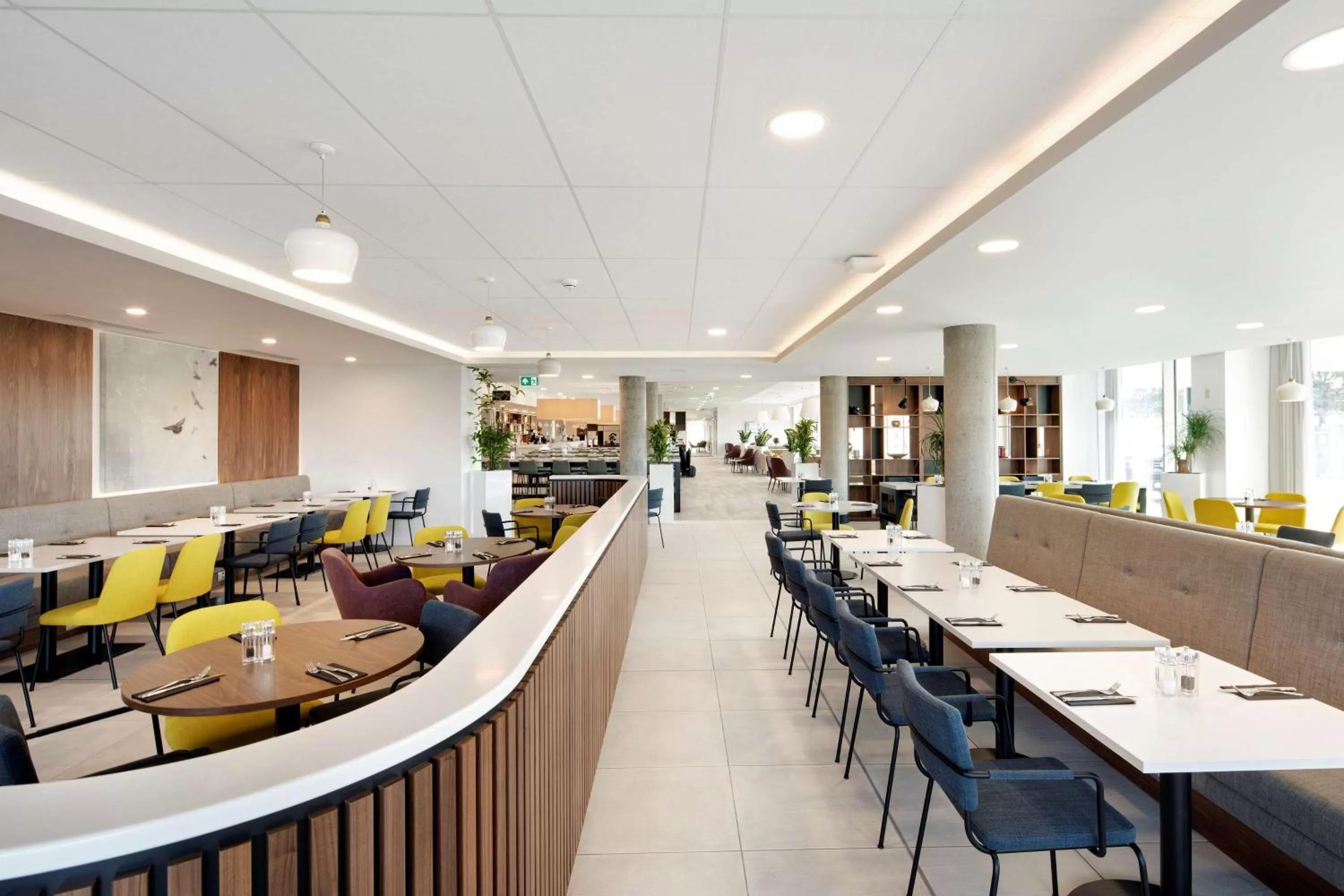 Restaurant/places to eat in Hampton By Hilton London Stansted Airport