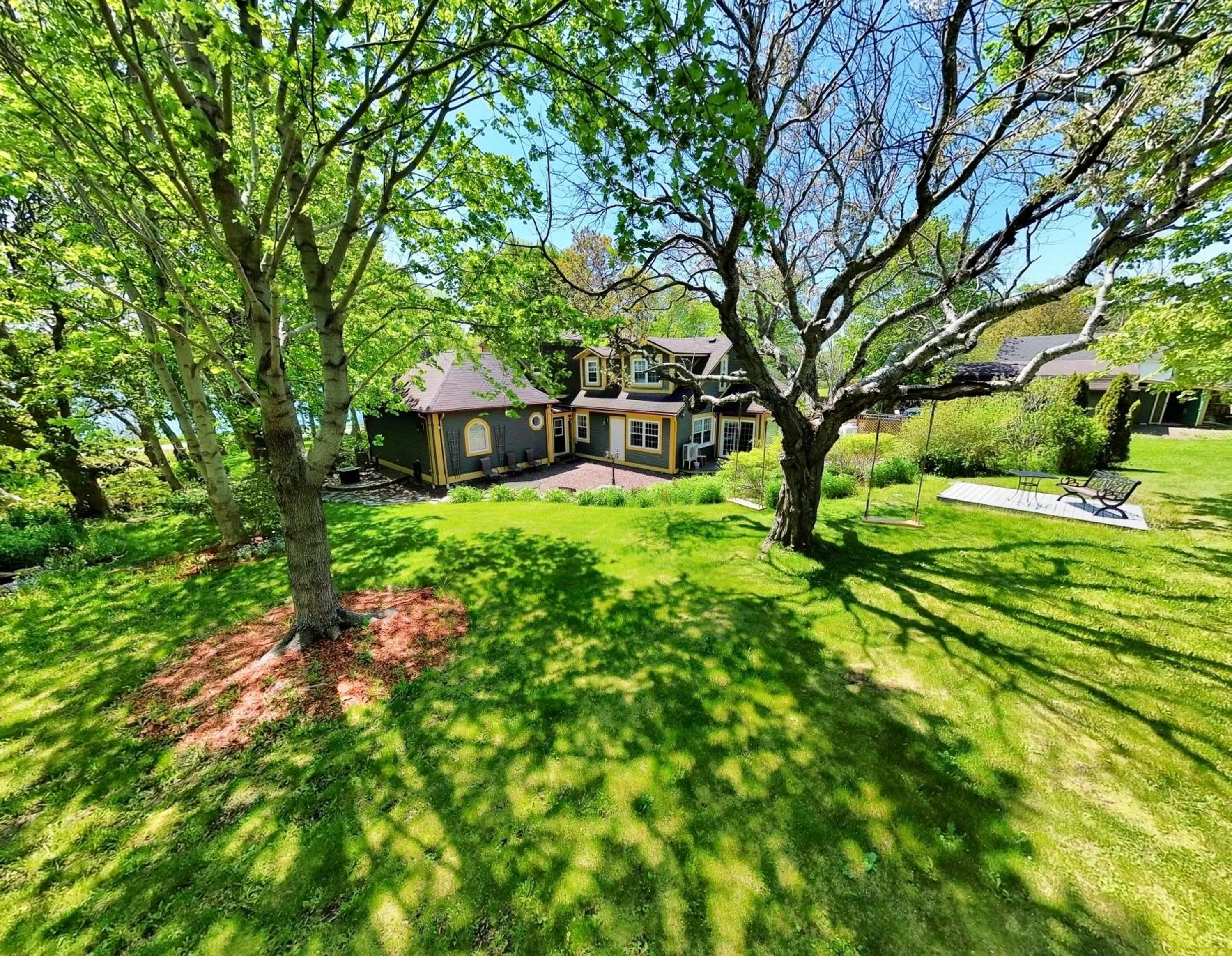 Garden view in Belle View Manor Inn