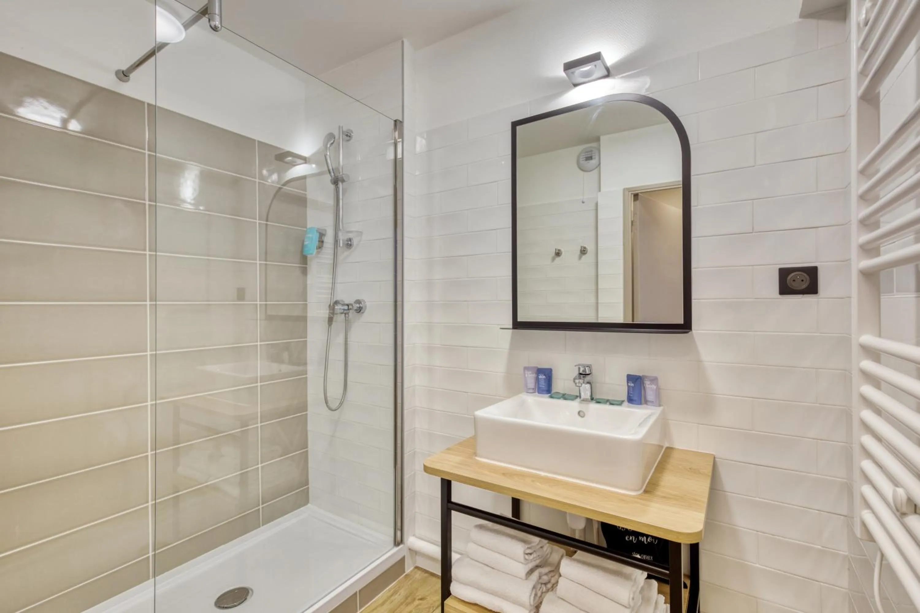 Bathroom in Appart'City Confort Paris Clichy - Mairie