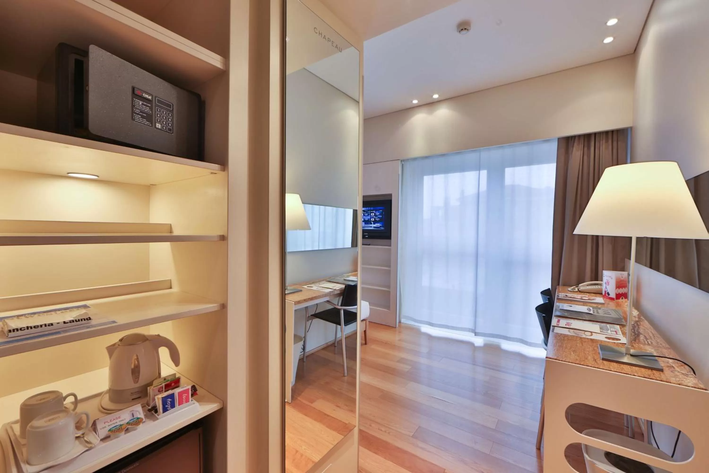 TV and multimedia in Best Western Plus Hotel Bologna