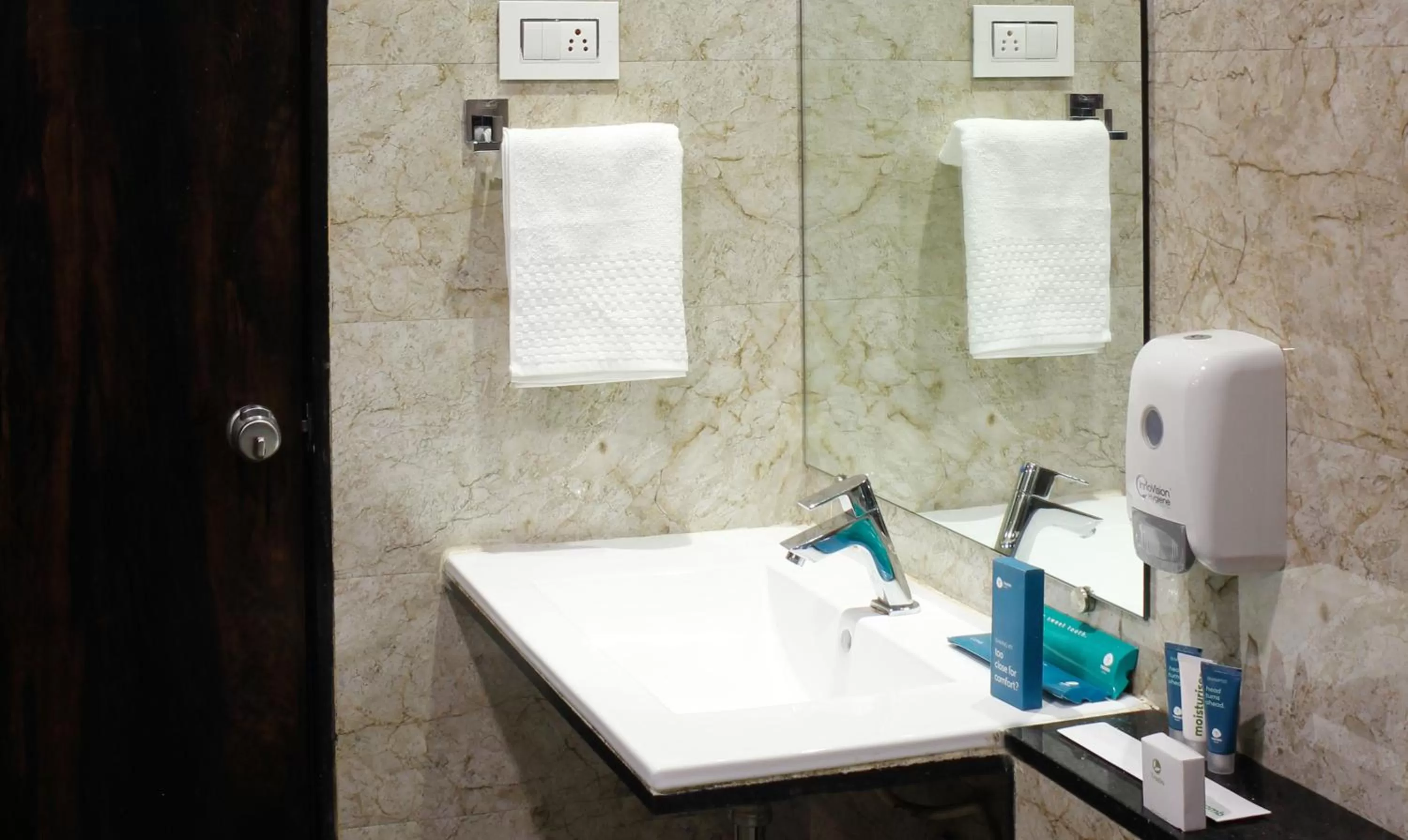 Toilet, Bathroom in Hotel Planet Four