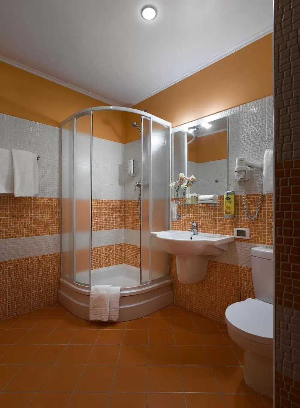 Standard Twin Room in ONOVO Dendra Hotel Standard Twin Room in ONOVO Dendra Hotel