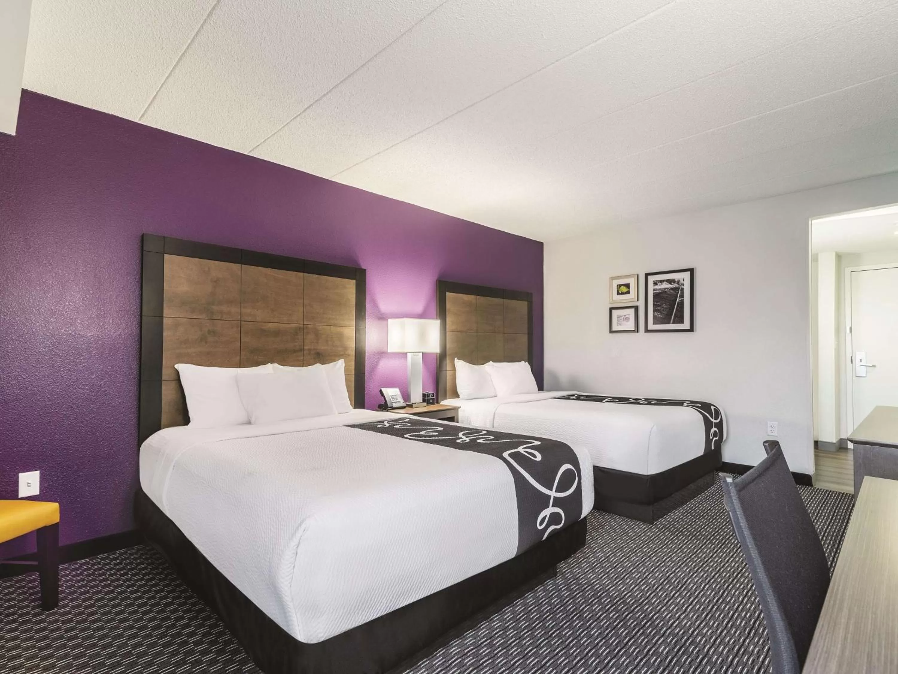 Photo of the whole room, Bed in La Quinta by Wyndham Salem NH