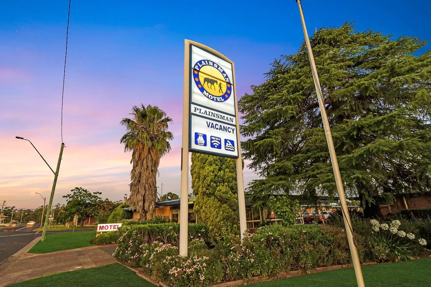 Plainsman Motel Plainsman Motel