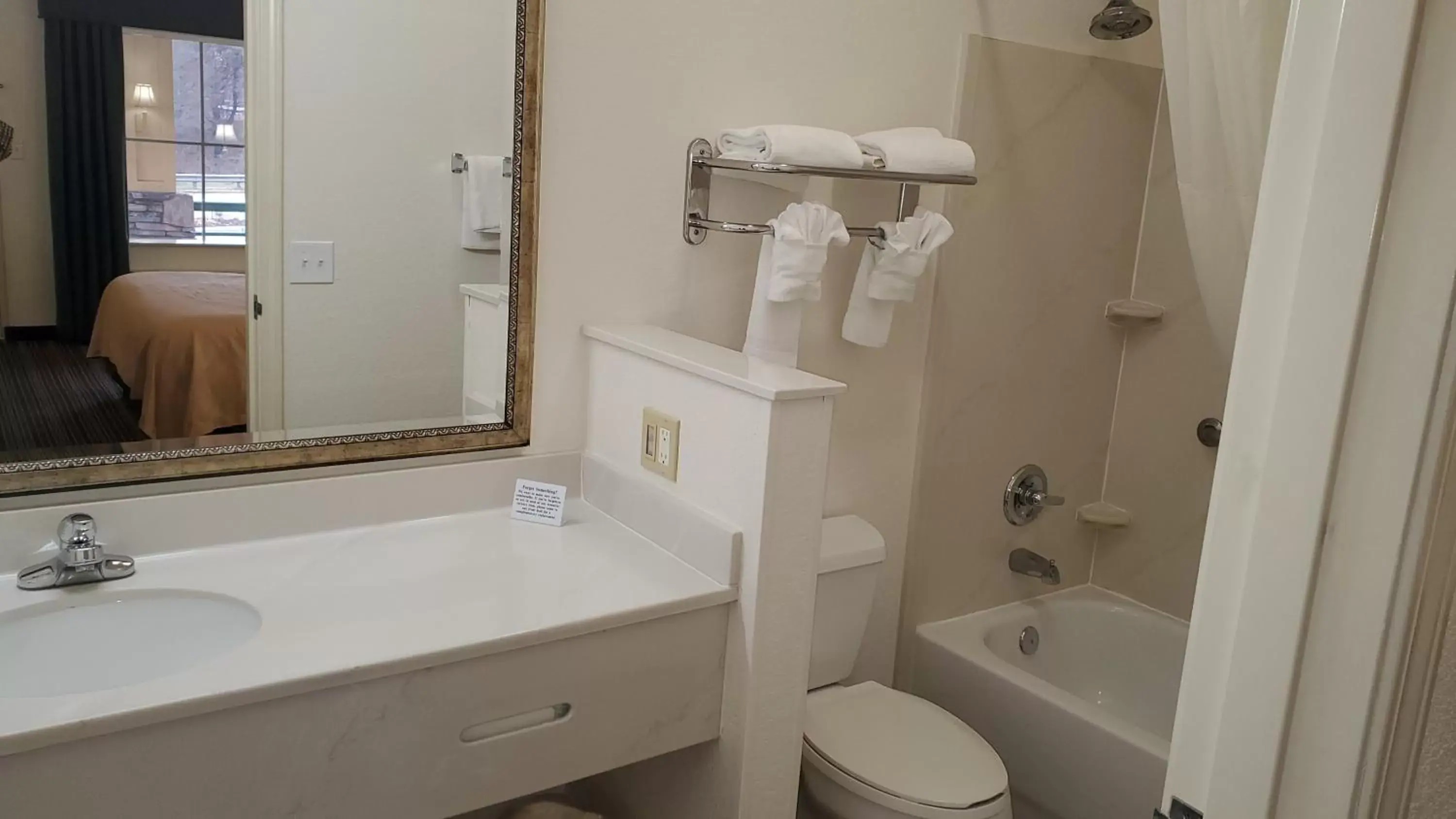 Standard King Room - Non-Smoking in Quality Inn & Suites Biltmore East Standard King Room - Non-Smoking in Quality Inn & Suites Biltmore East