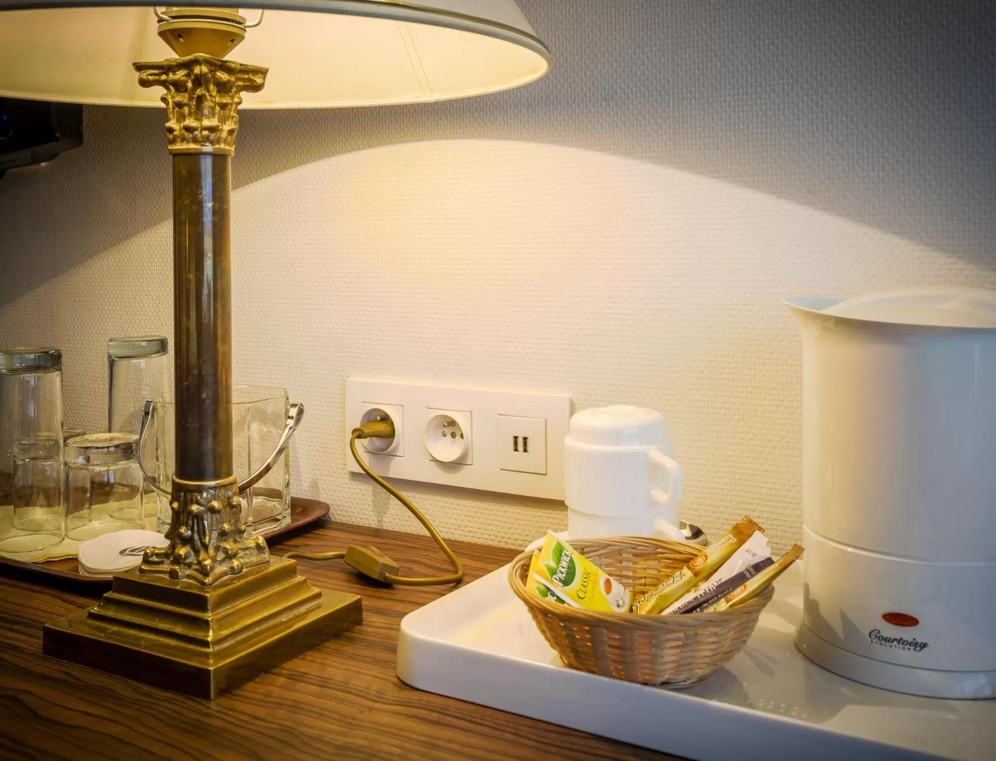 Coffee/tea facilities in Golden Tulip Hotel de’ Medici