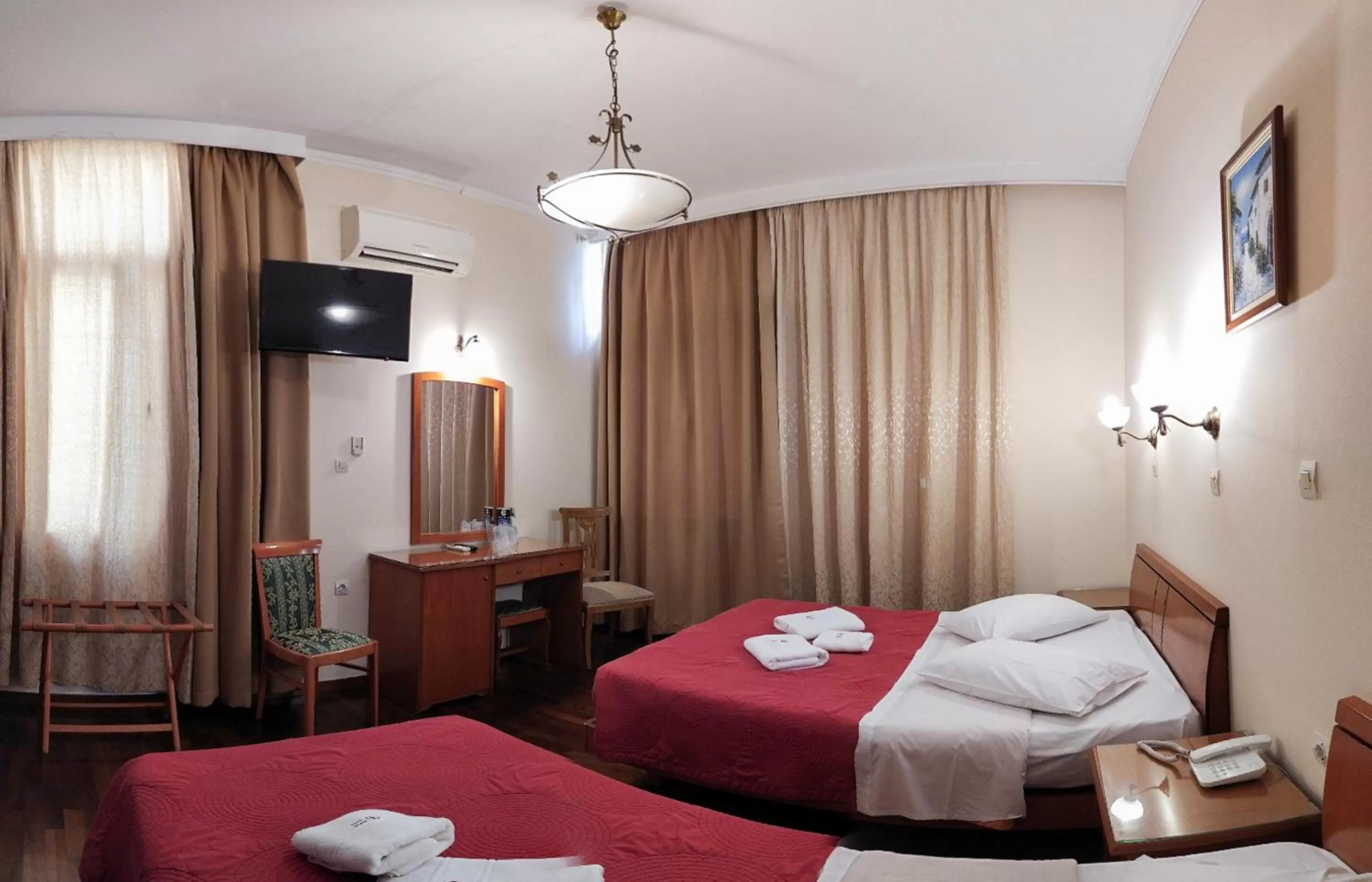 TV and multimedia, Bed in Cecil Hotel