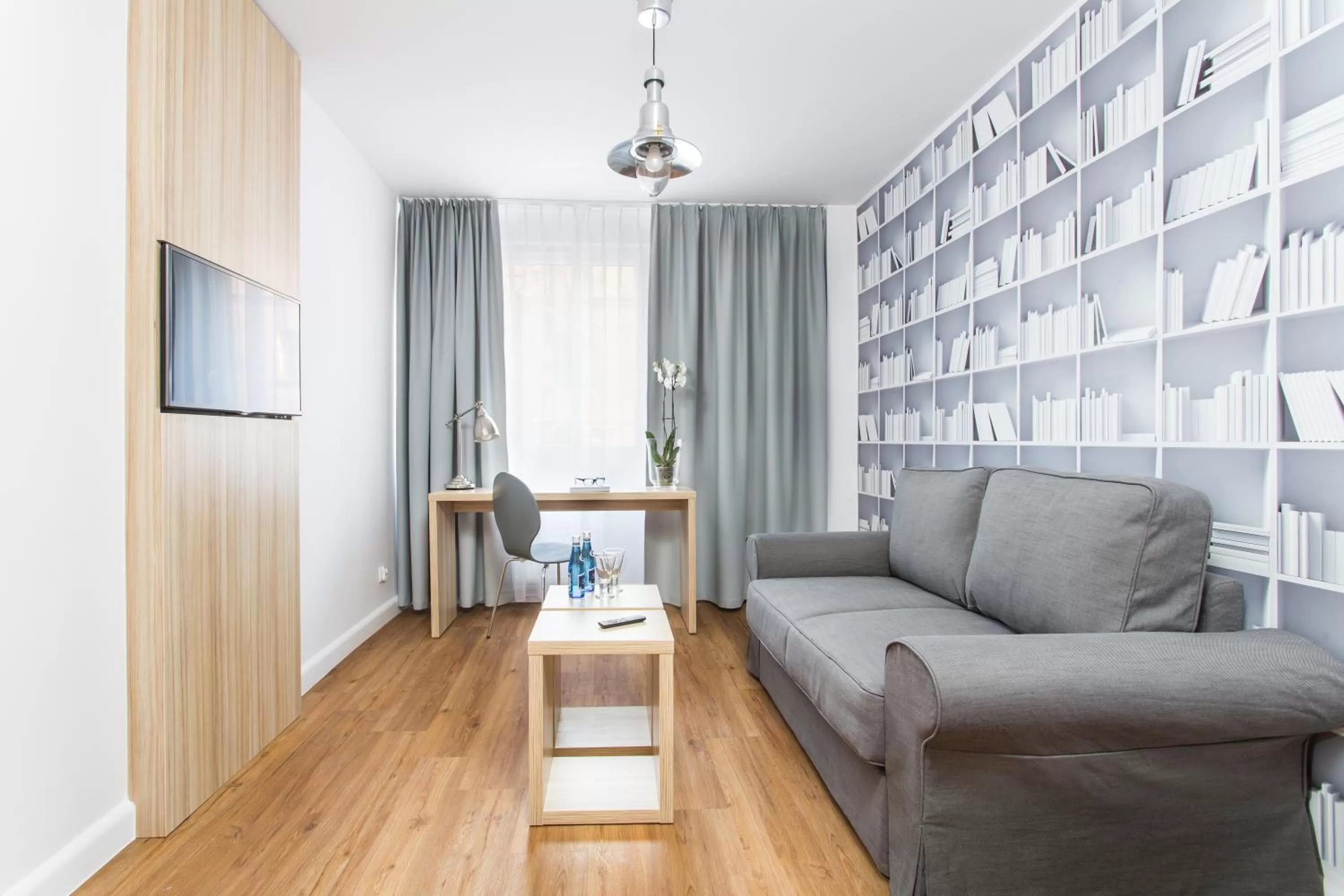 Photo of the whole room in Smart Hotel