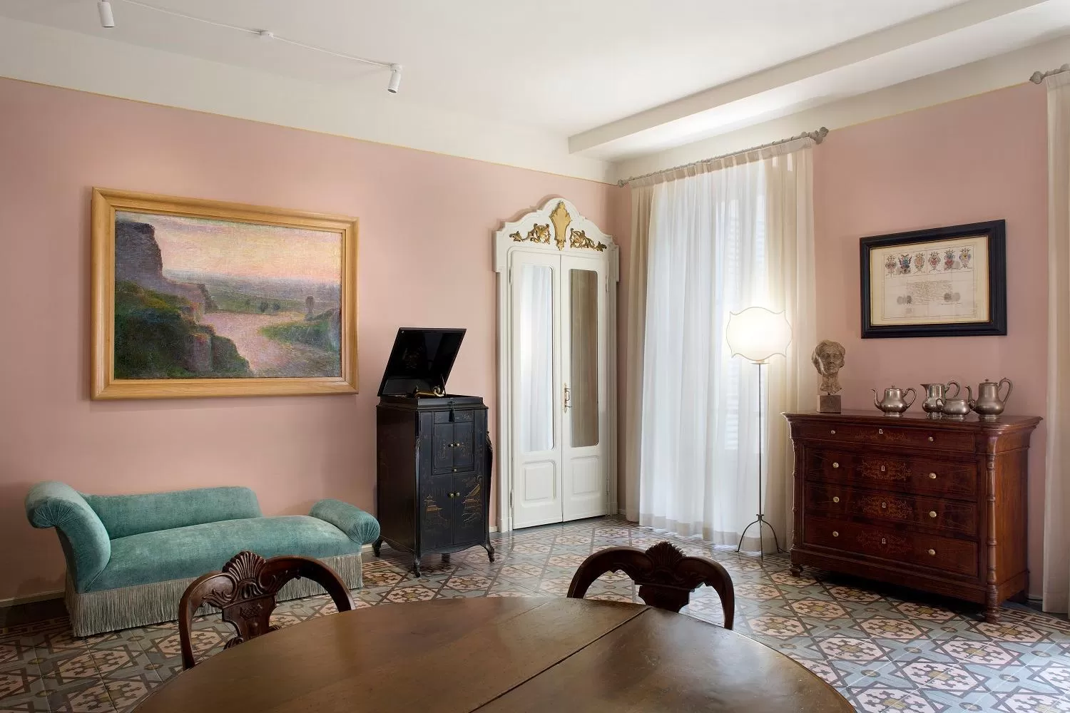 Communal lounge/ TV room, TV/Entertainment Center in Casa Sironi