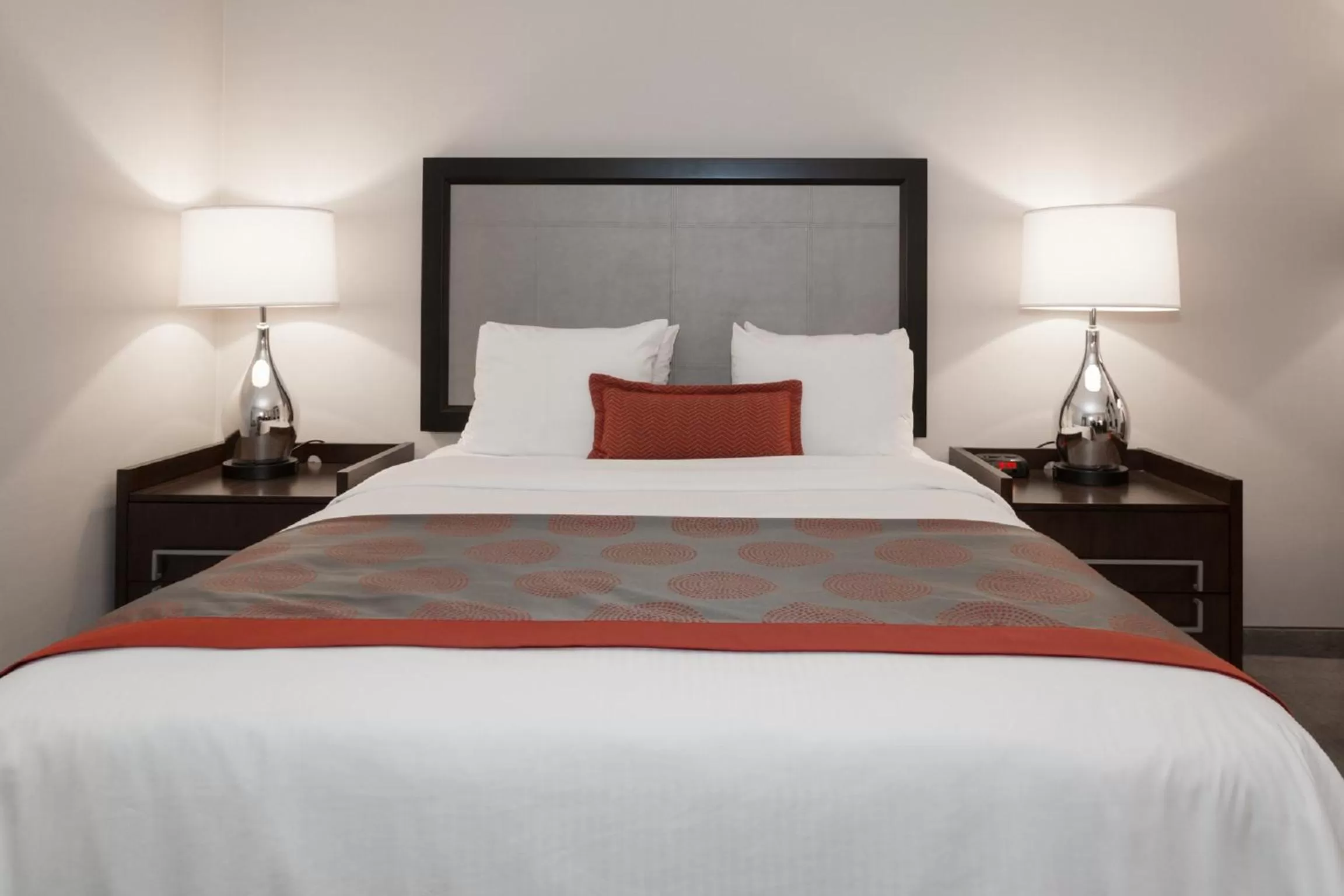 Bedroom, Bed in Ramada by Wyndham Boston