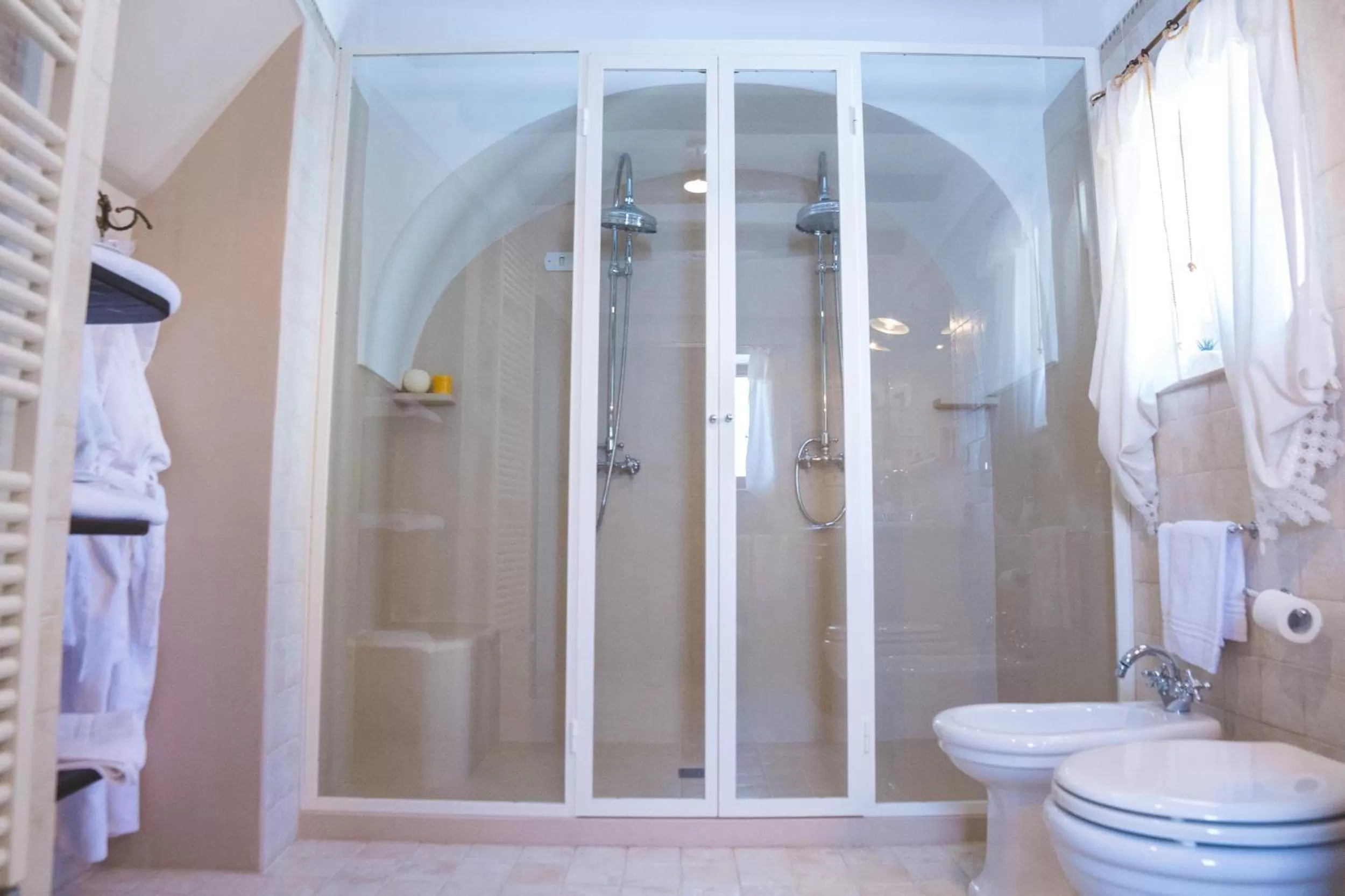 Shower in Albergo Diffuso Sotto le Cummerse